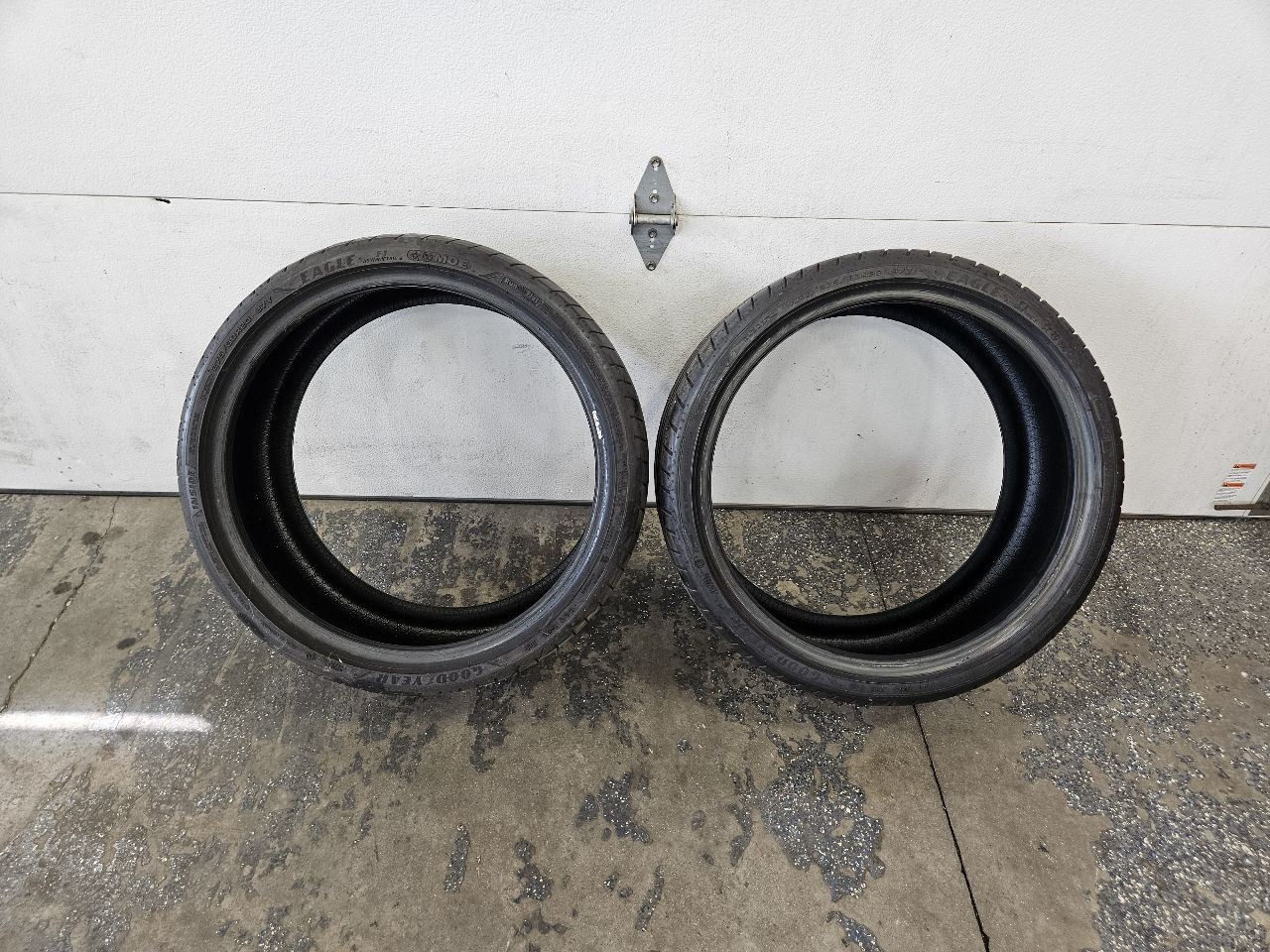 2018 CAMARO SS PAIR EAGLE ASYMMETRIC 3 RUN FLAT TIRES 275/30R20 18
