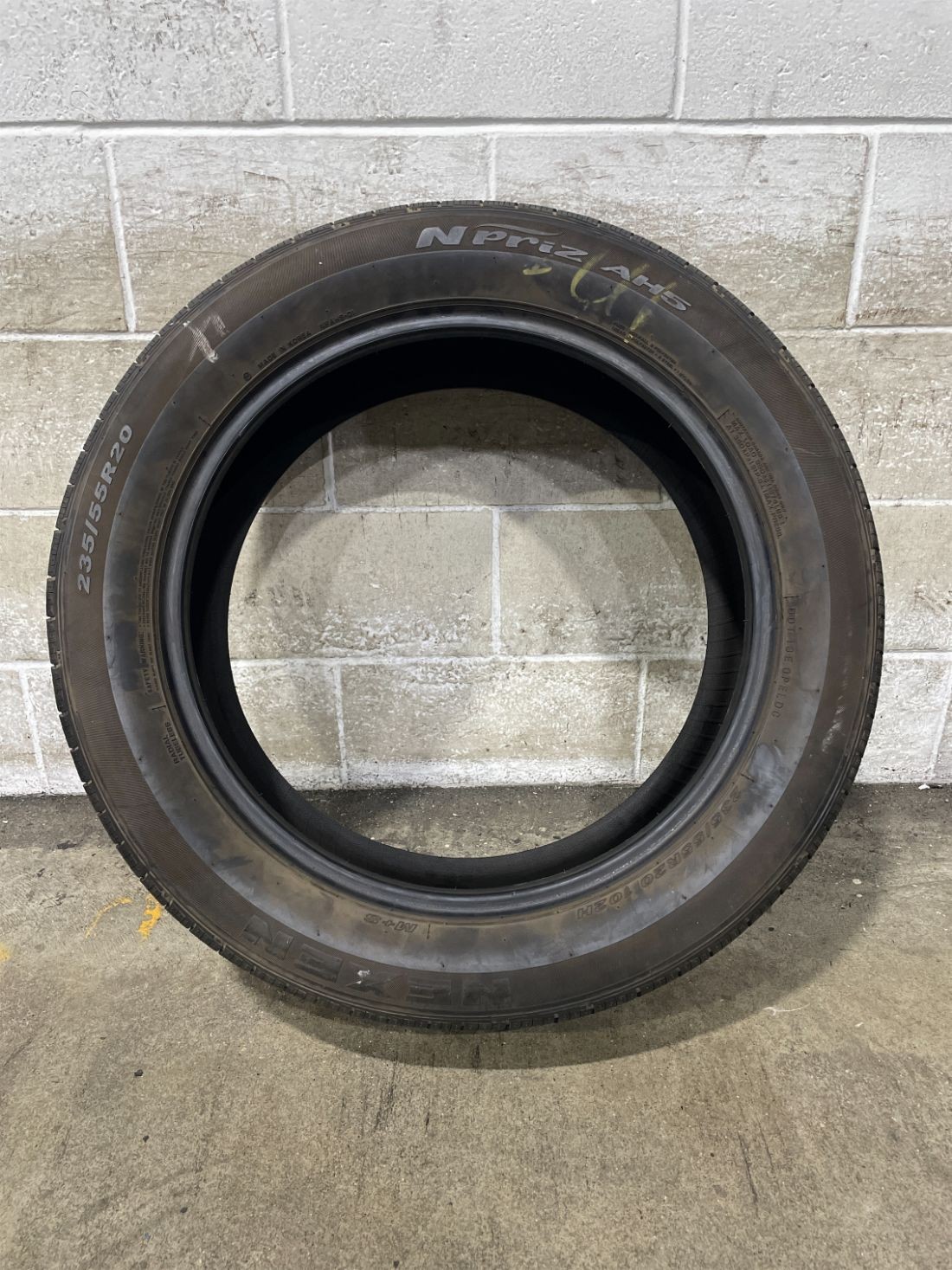 1x P235/55R20 Nexen N’Priz AH5 8/32 102 H Used Tire 2355520