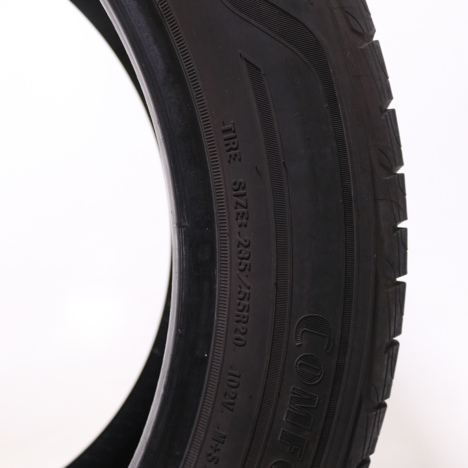 Set of 4 Used 235/55R20 Goodyear Assurance ComfortDrive – 102V – 9-10/32
