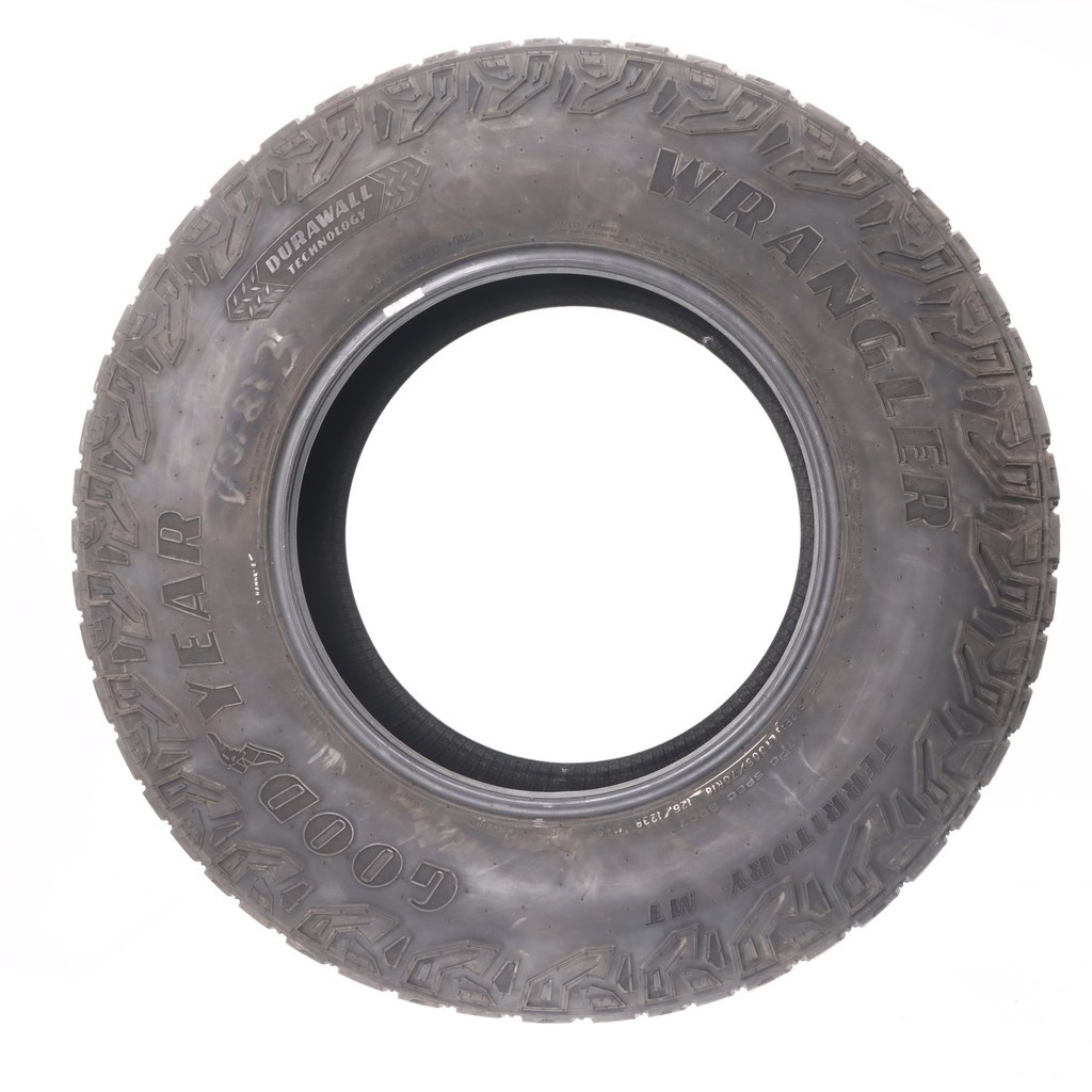 Set of (4) Used LT 305/70R18 Goodyear Wrangler Territory MT 126/123R – 9.5-11/32