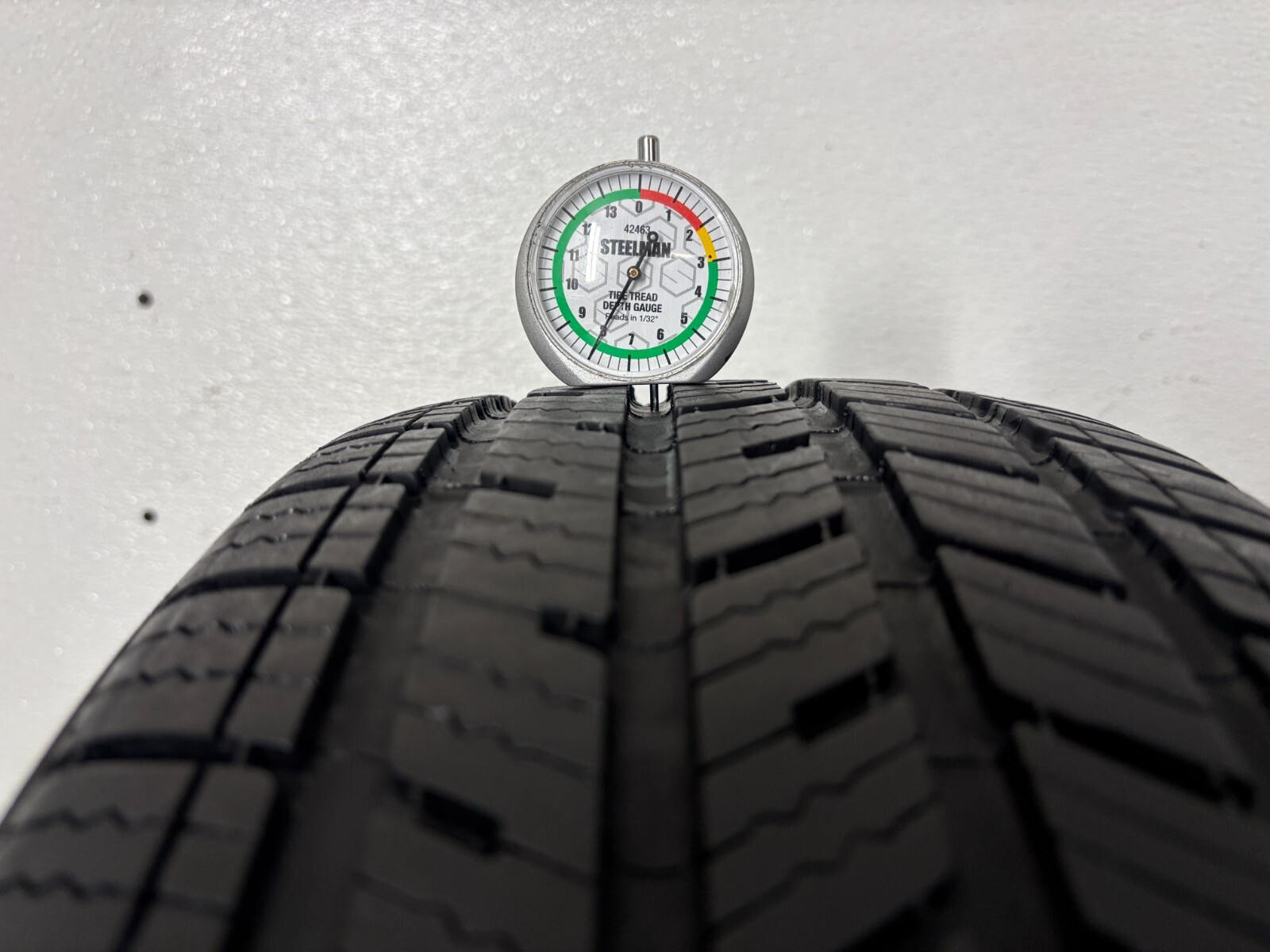 1 Tire 205 45 17 Bridgestone DriveGuard Plus Run Flat 7.00-8.00/32=77-88% Tread