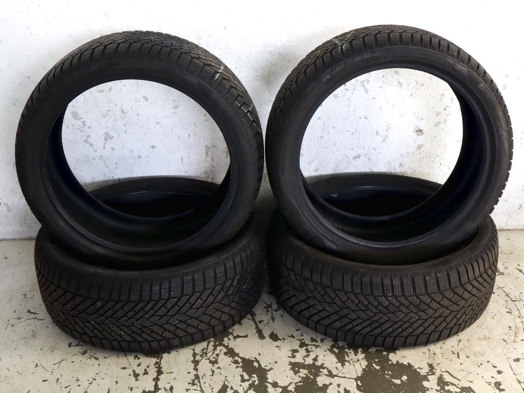 235/40 R20 96V PIRELLI Scorpion Winter 2 7.43MM 7.16MM 6.71MM 7.24MM A4922 Pneum