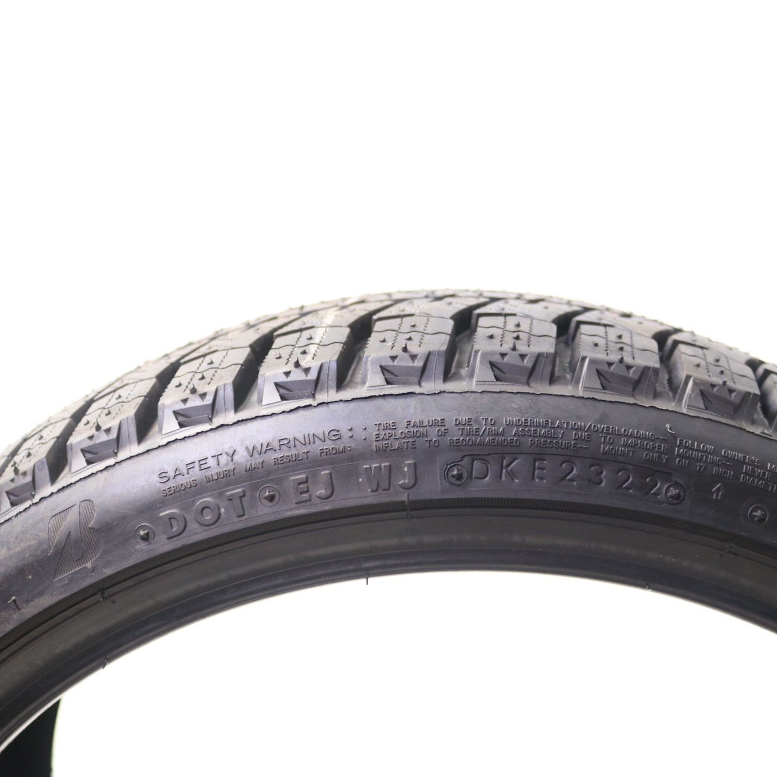 Set of 4 New 205/40R17 Bridgestone Blizzak WS90 Studless – 84H – 11-11.5/32