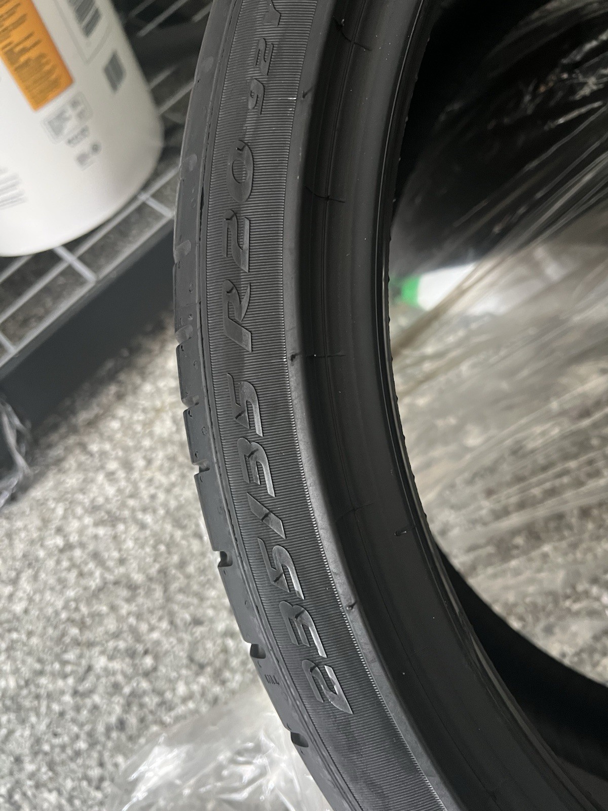 4 like new 235/35R20 Pirelli P Zero PZ4 TO PNCS 92Y – 7.5/32