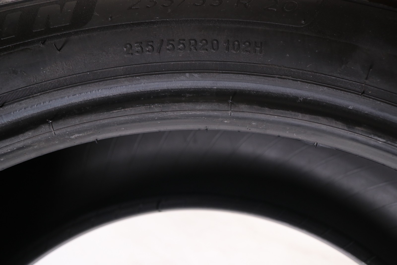 Set of 4 Used 235/55R20 Michelin Defender 2 – 102H – 9.5-10.5/32