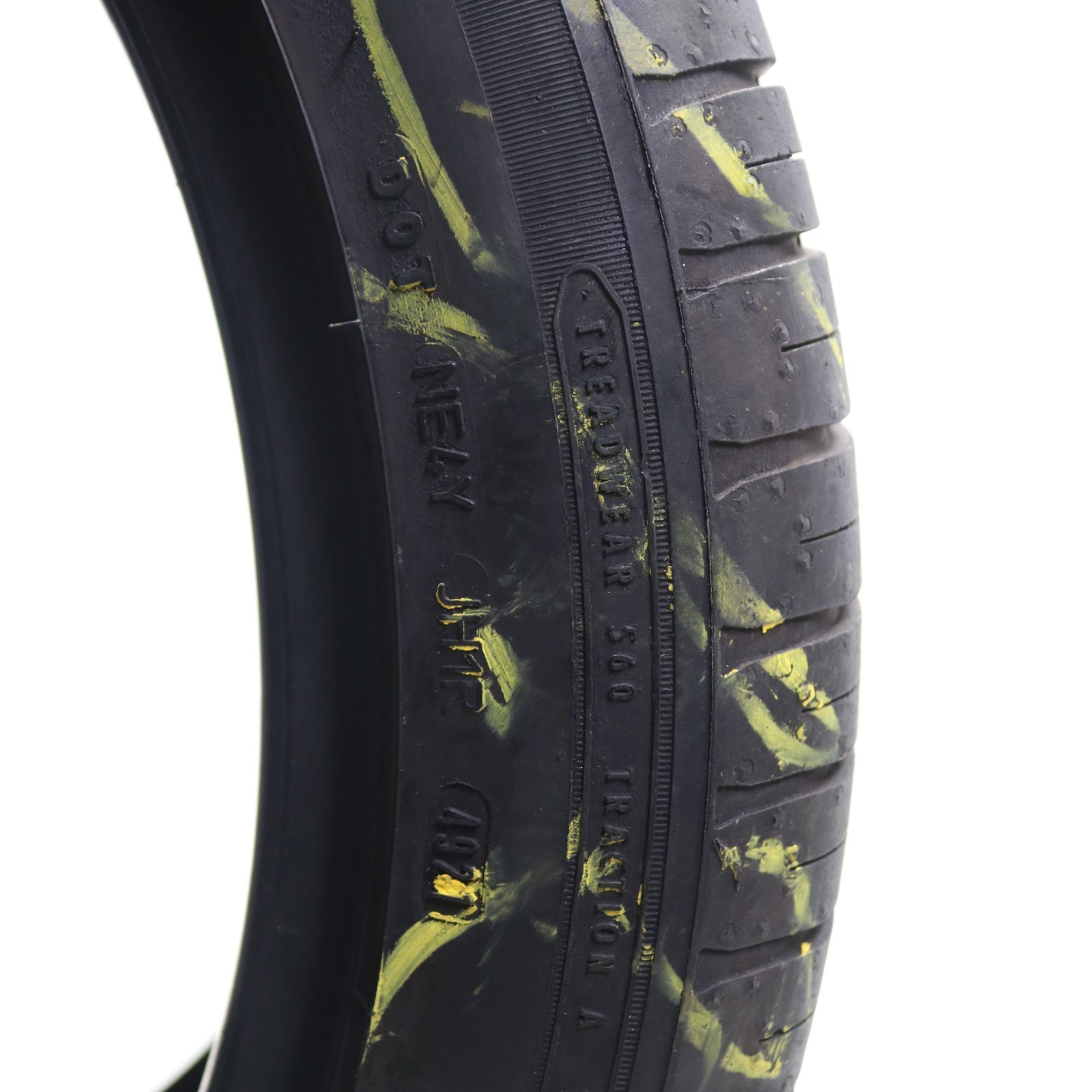 Set of 2 Used 285/40R20 Goodyear Eagle Sport MOExtended Run Flat 108V – 7-7.5/32