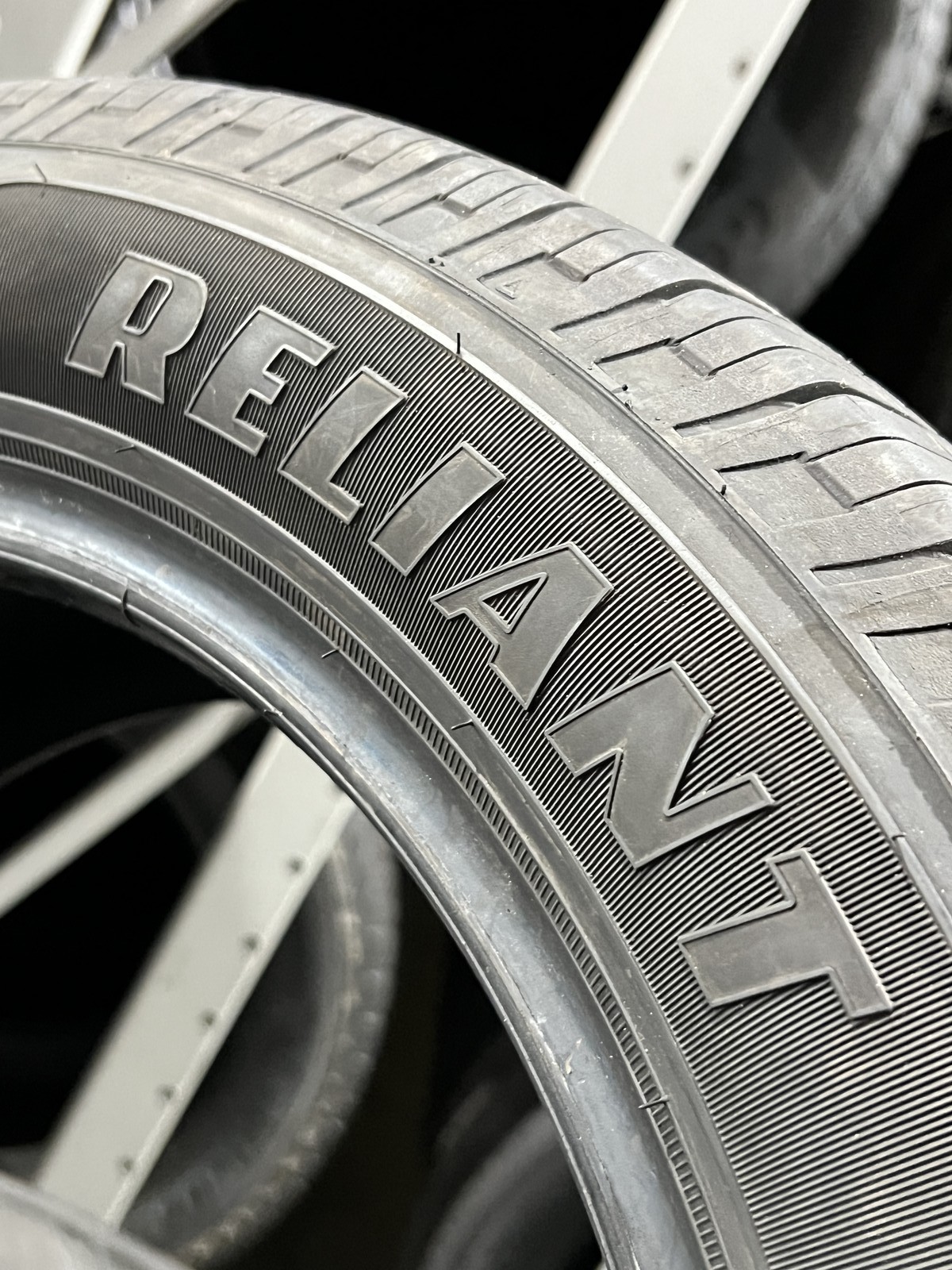 1 New Goodyear Reliant All-season 215/55R17 94V DOT.5025 9.75/32 New