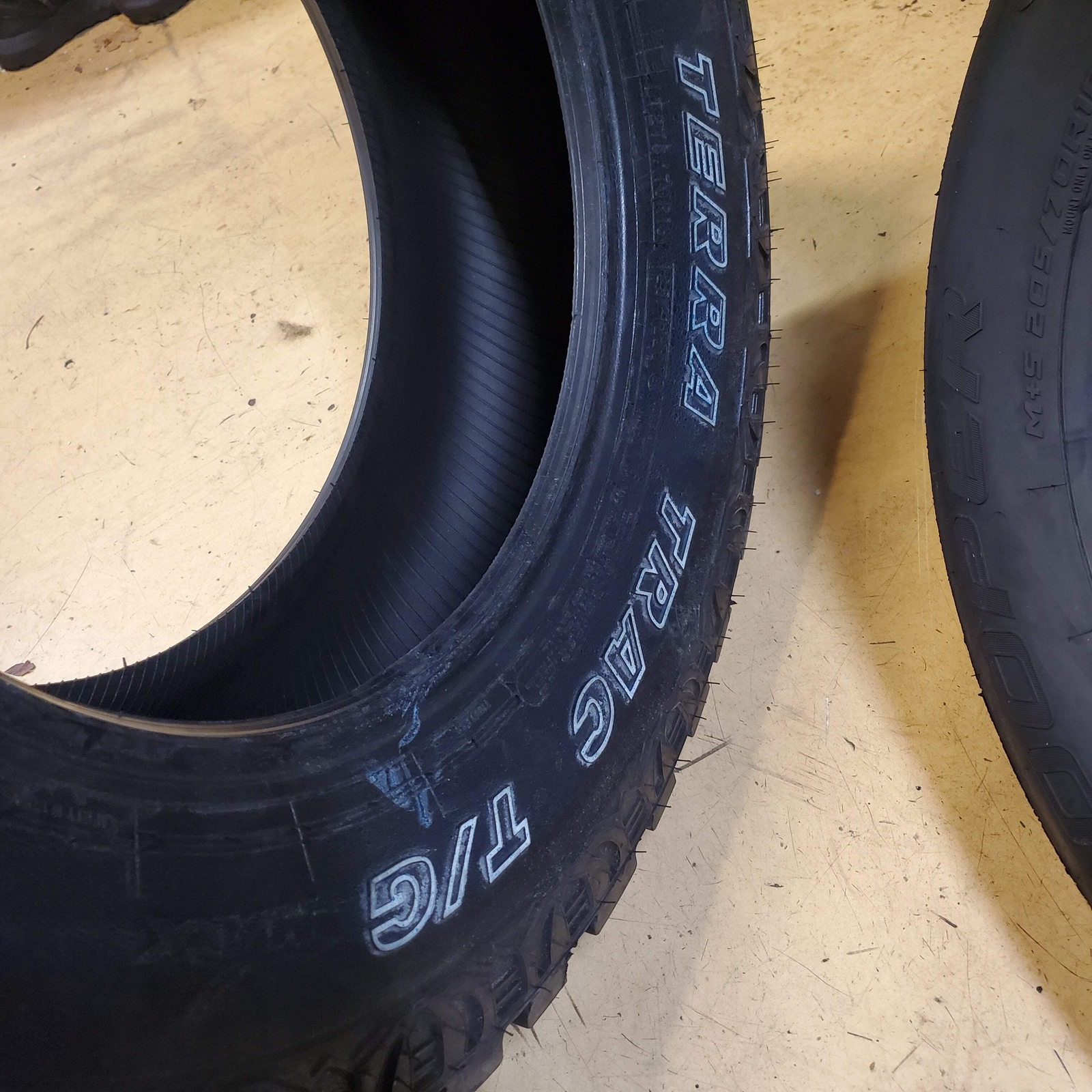 HERCULES TERRA TRAC T/G MAX RWL LT 275 70 18 125/122Q LRE 10PLY MUD TERRAIN TIRE