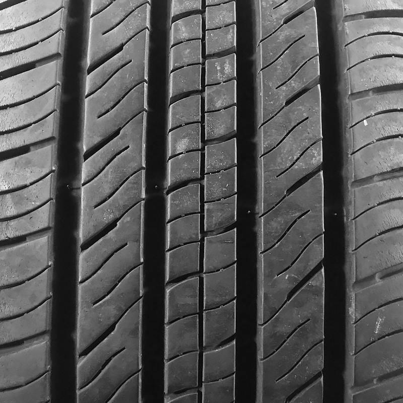 1 X New GT Radial CHAMPIRO TOURING A/S 215/50R17XL 95V Tires