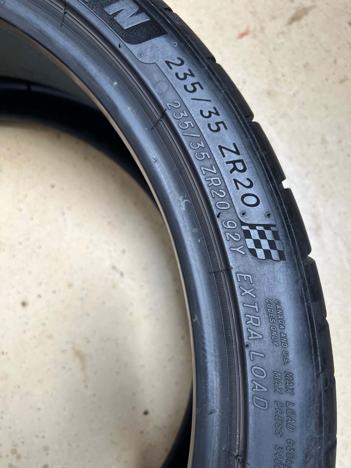 2 – NICE 235/35ZR20 XL (92Y) Michelin Pilot Sport 4 S Acoustic (T0) Tesla – 5026