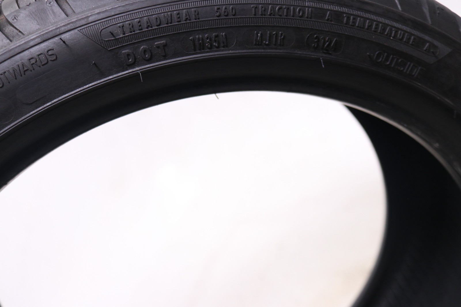 Set of 4 Used 225/40R18 Goodyear Eagle Sport AO – 92H – 9-10/32