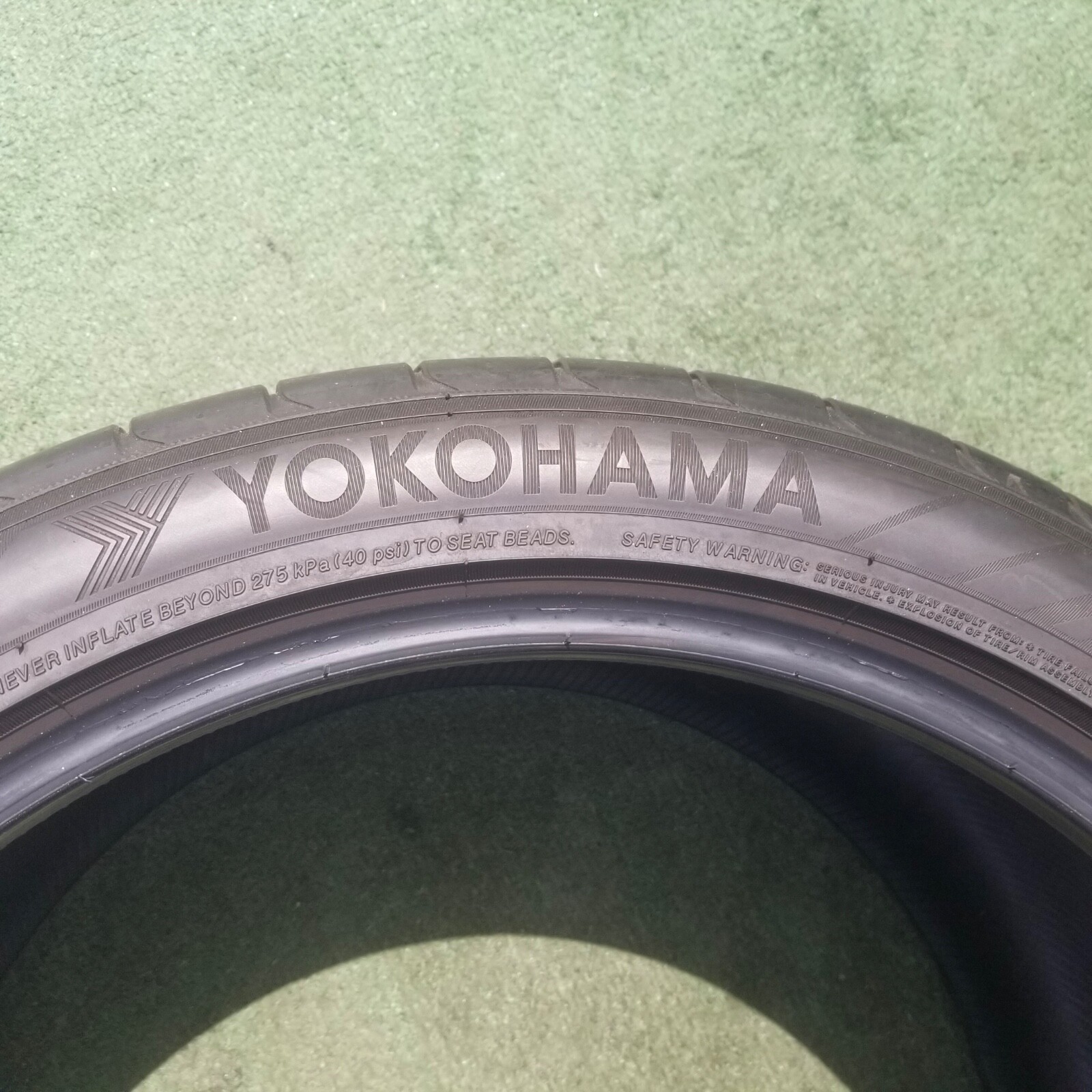 325/35R22 Yokohama Advan Sport V107 Tires MO1 Mercedes-Benz GLE 325/35ZR-22 50%