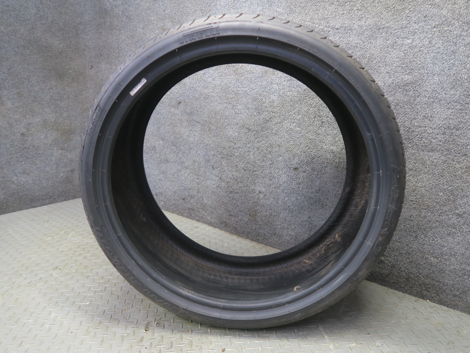 PIRELLI PZERO SUMMER TIRE 255/30 ZR20 92Y 0423 7/32 TREAD