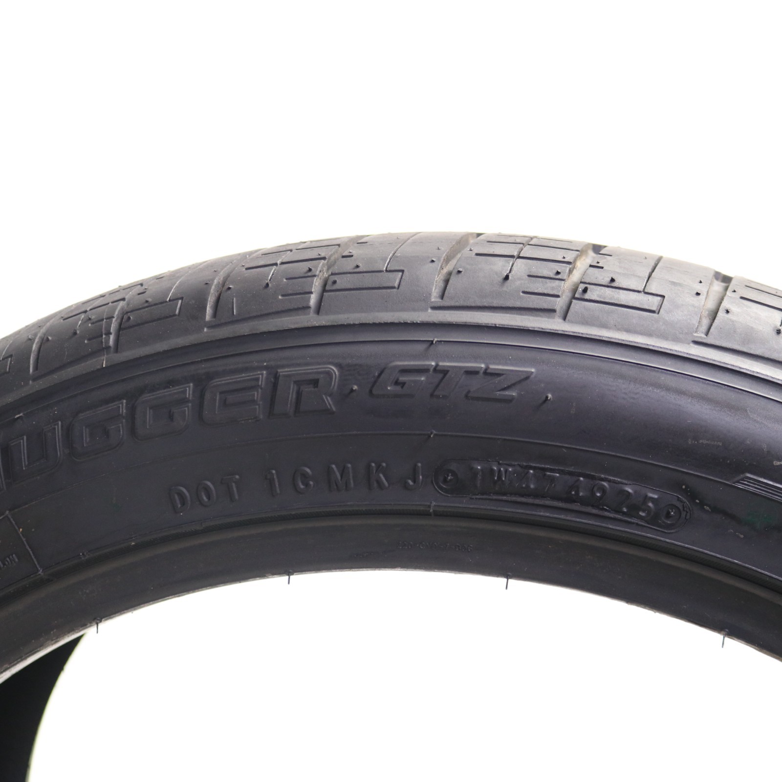 Set of 2 Take Off 245/45ZR20 Road Hugger GTZ – 103W – 9.5/32 No Repairs