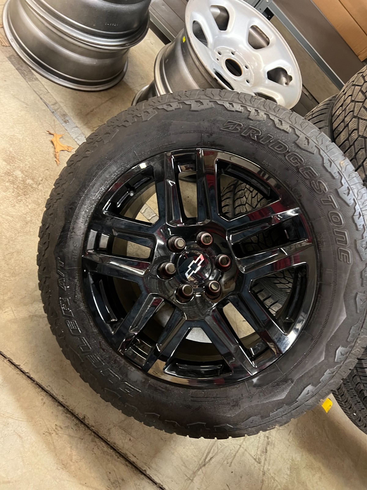 CHEVY 6 LUG TRUCK WHEELS. 275/50/20 BRIDGE STONE DUELER A/T  TREAD 8 32NDS