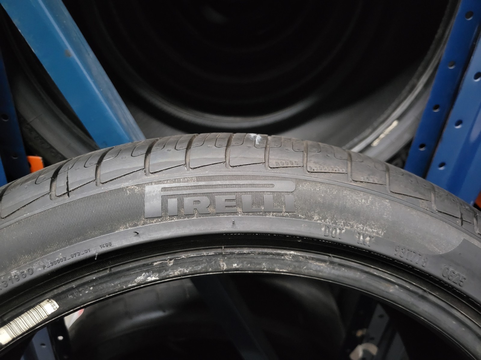 1 99% 245/40/19 PIRELLI CINTURATO P7 ALL SEASON * RSC MOE RUN FLAT 245/40R19