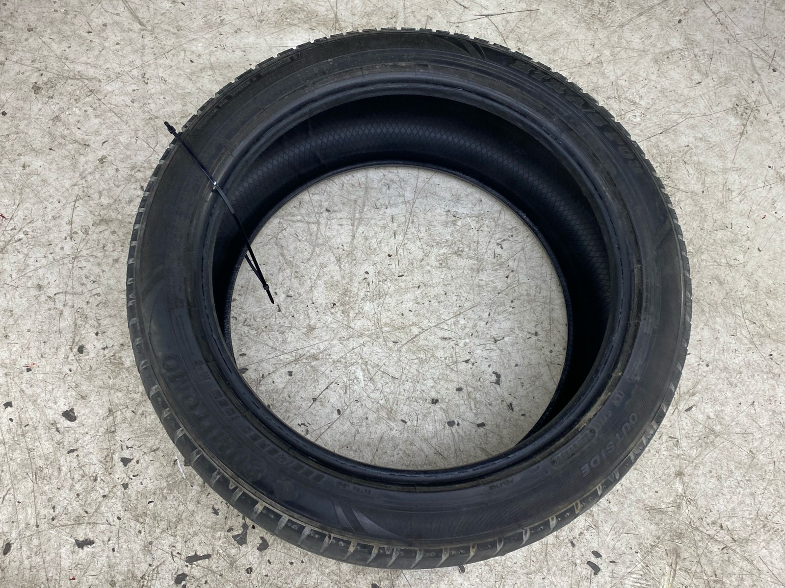 2022 2.5L FWD SUMITOMO HTR A/S P03 255/45R/20 TIRE DOT 1323 3/32 DEPTH TREAD