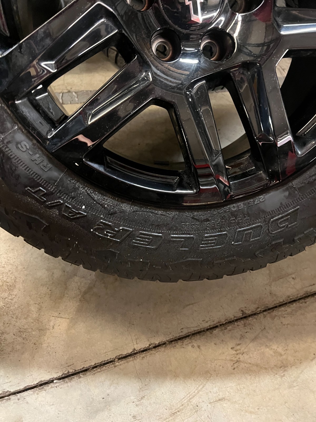 CHEVY 6 LUG TRUCK WHEELS. 275/50/20 BRIDGE STONE DUELER A/T  TREAD 8 32NDS