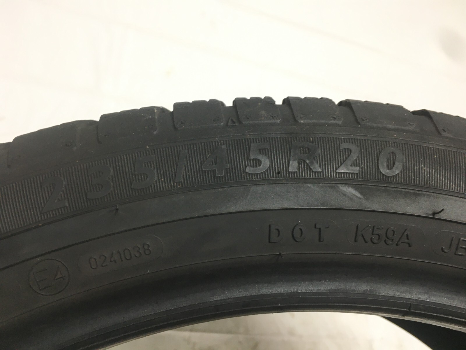 [1] Dunlop Grandtrek Touring A/S P235/45R20 235 45 20 Tire 8.0-8.5/32