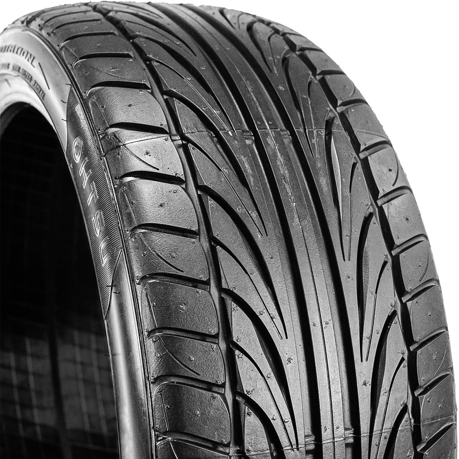 2 Tires Ohtsu (by Falken) FP8000 285/25ZR20 285/25R20 93W XL High Performance