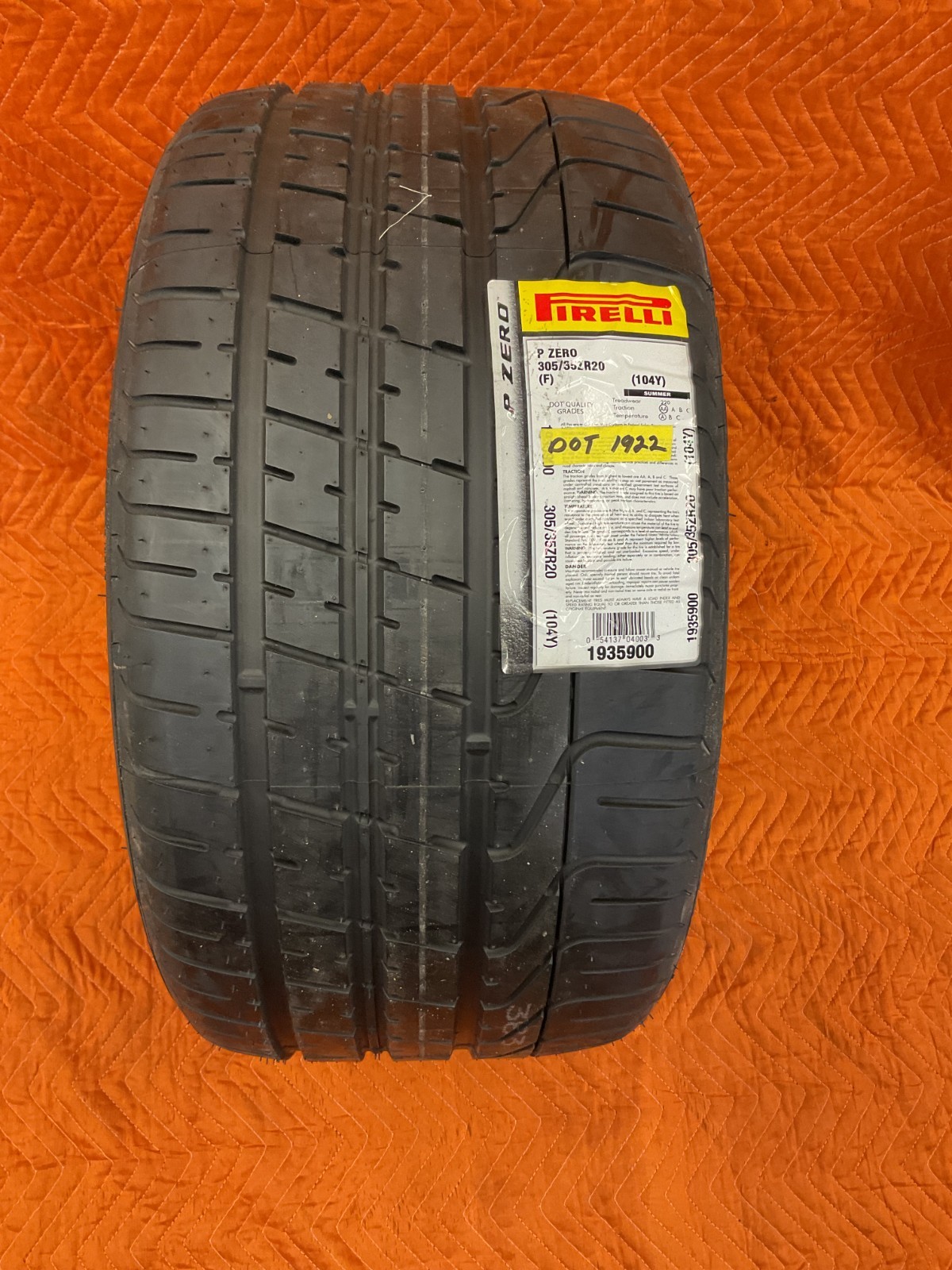 Pirelli PZero 305/35ZR20 Tire