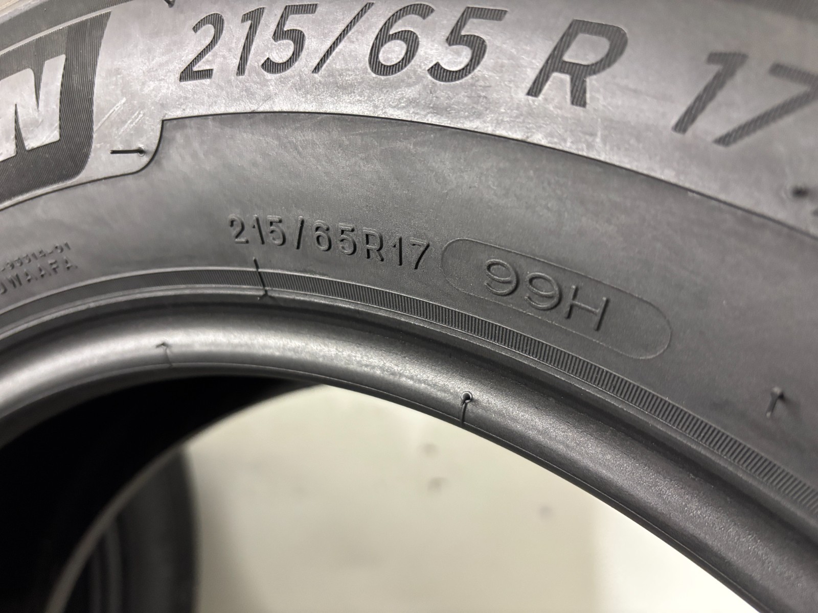 NO SHIPPING ONLY LOCAL PICK UP Set 4 Tires 215 65 17 Michelin Primacy A/S