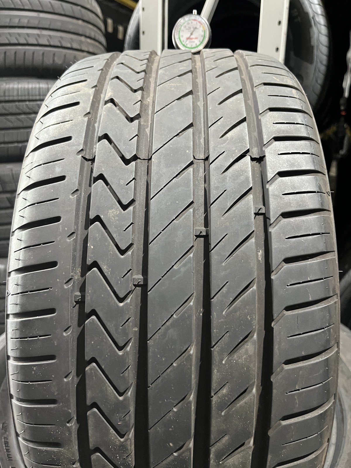 1 Tire Lexani LX-Twenty 275/30ZR20 97W XL DOT.2323 8.5/32 NO Patch