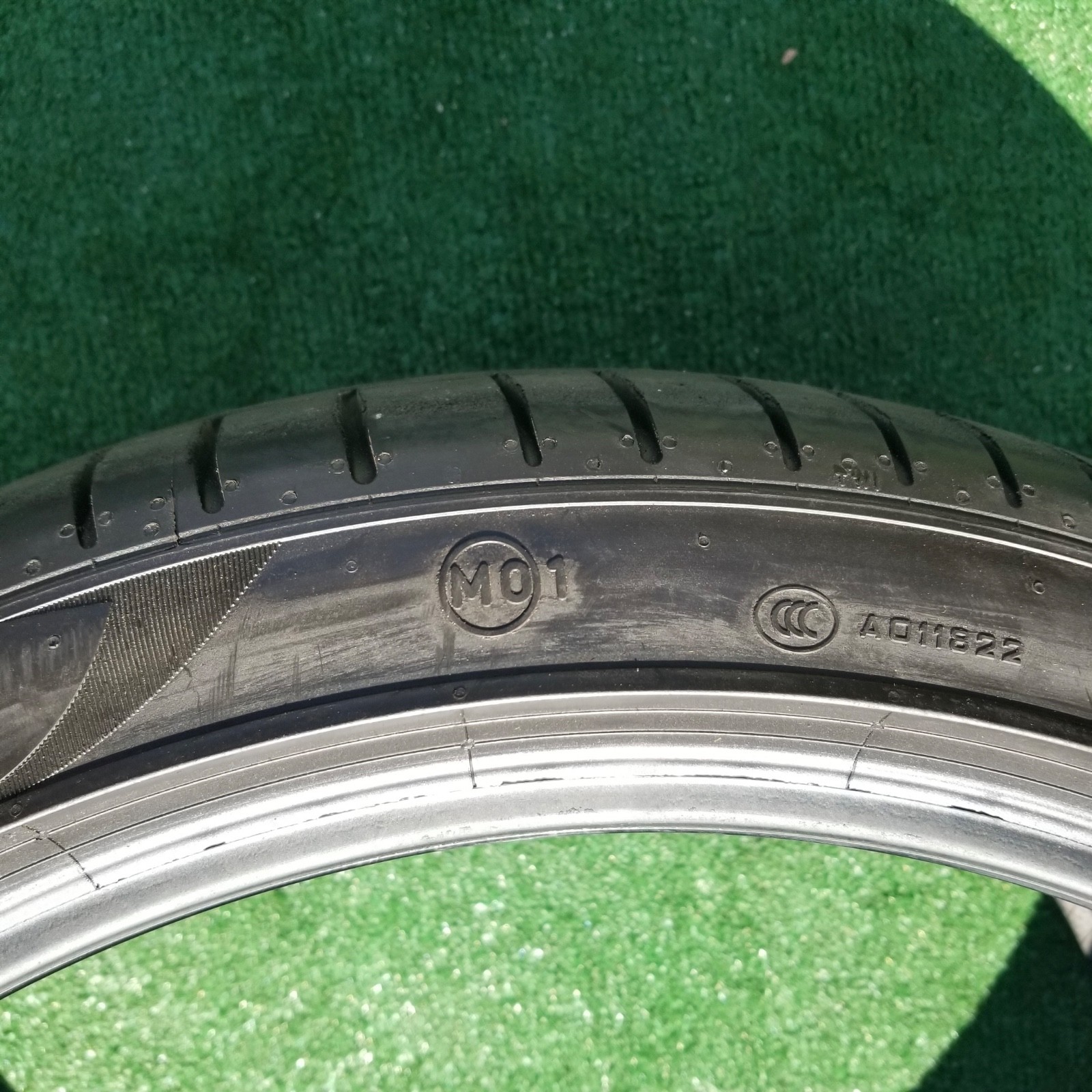 265/35R20 Pirelli P Zero PZ4 Tire 265/35ZR-20 265/35ZR20 MO1 Mercedes Benz 90%