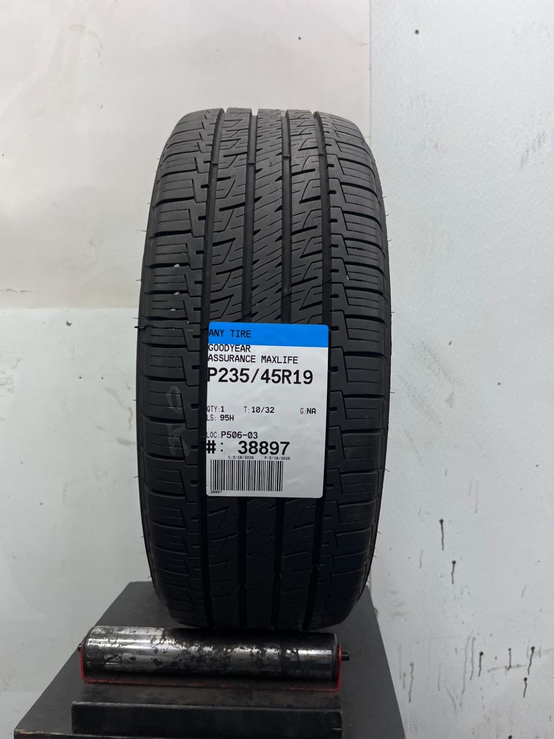 1 Used P235/45R19 Goodyear Assurance MaxLife 95 H – 10/32