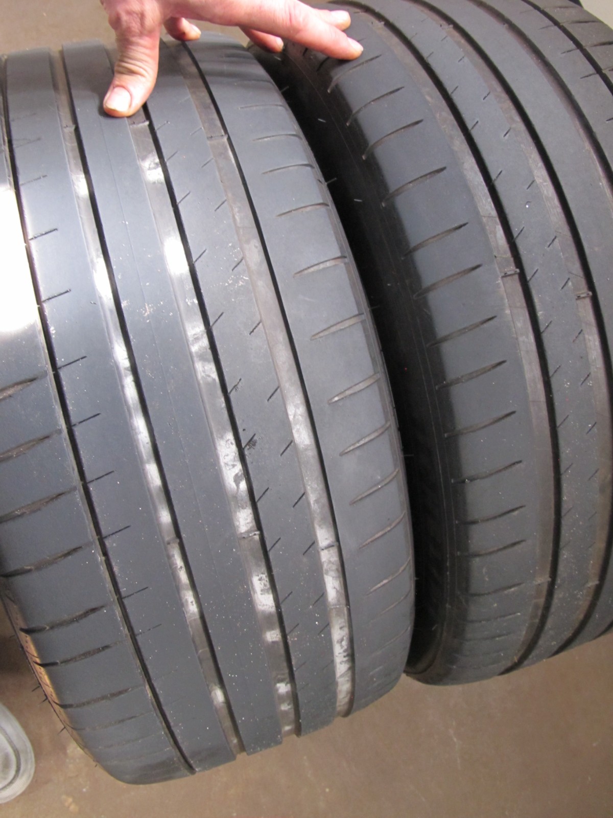 Used 255/40ZR20 Michelin Pilot Sport All Season 4 – 101Y – 4.5-5/32 One Plugged