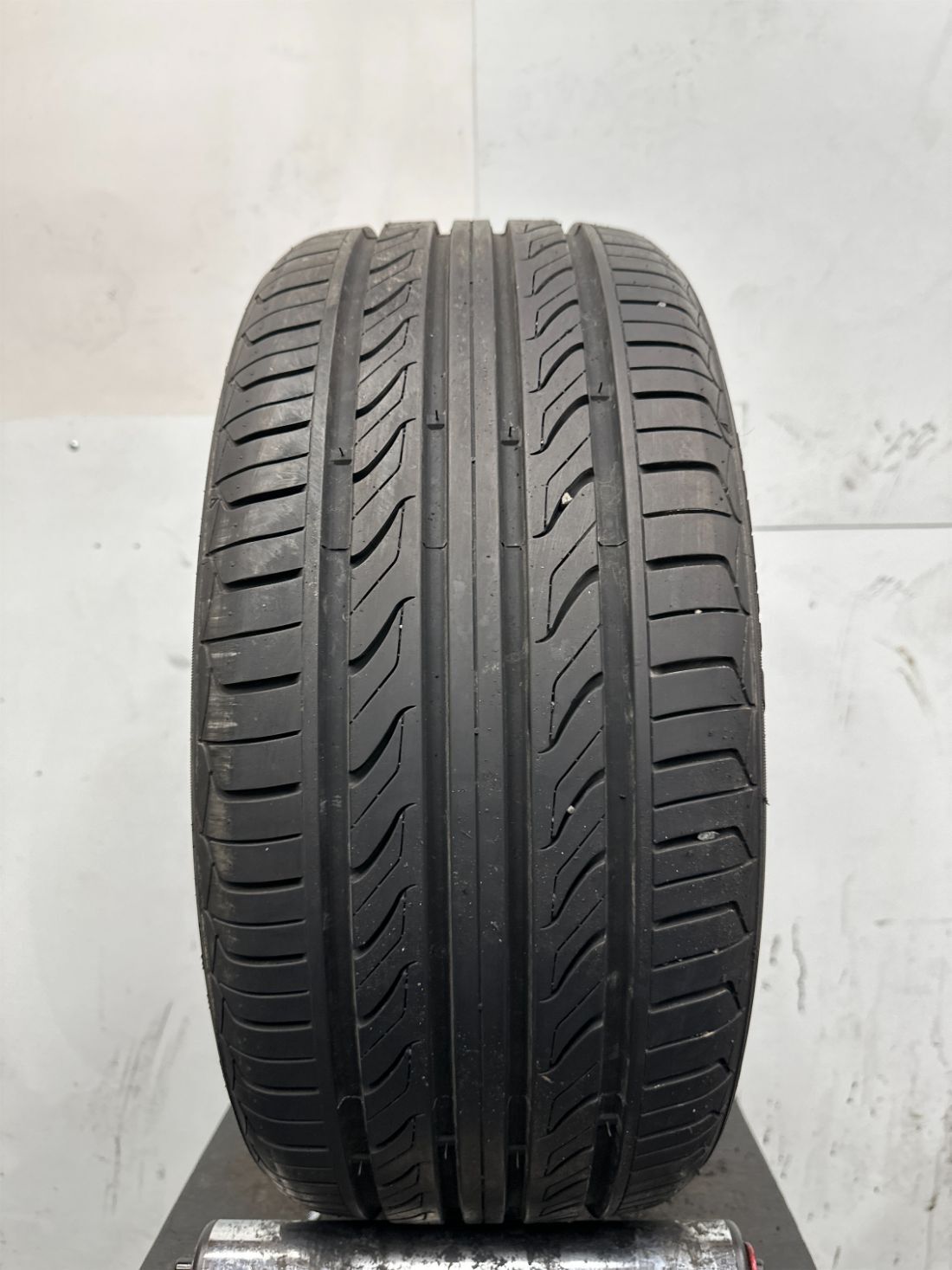 Used P225/40R18 Landsail LS388 92 W – 10/32