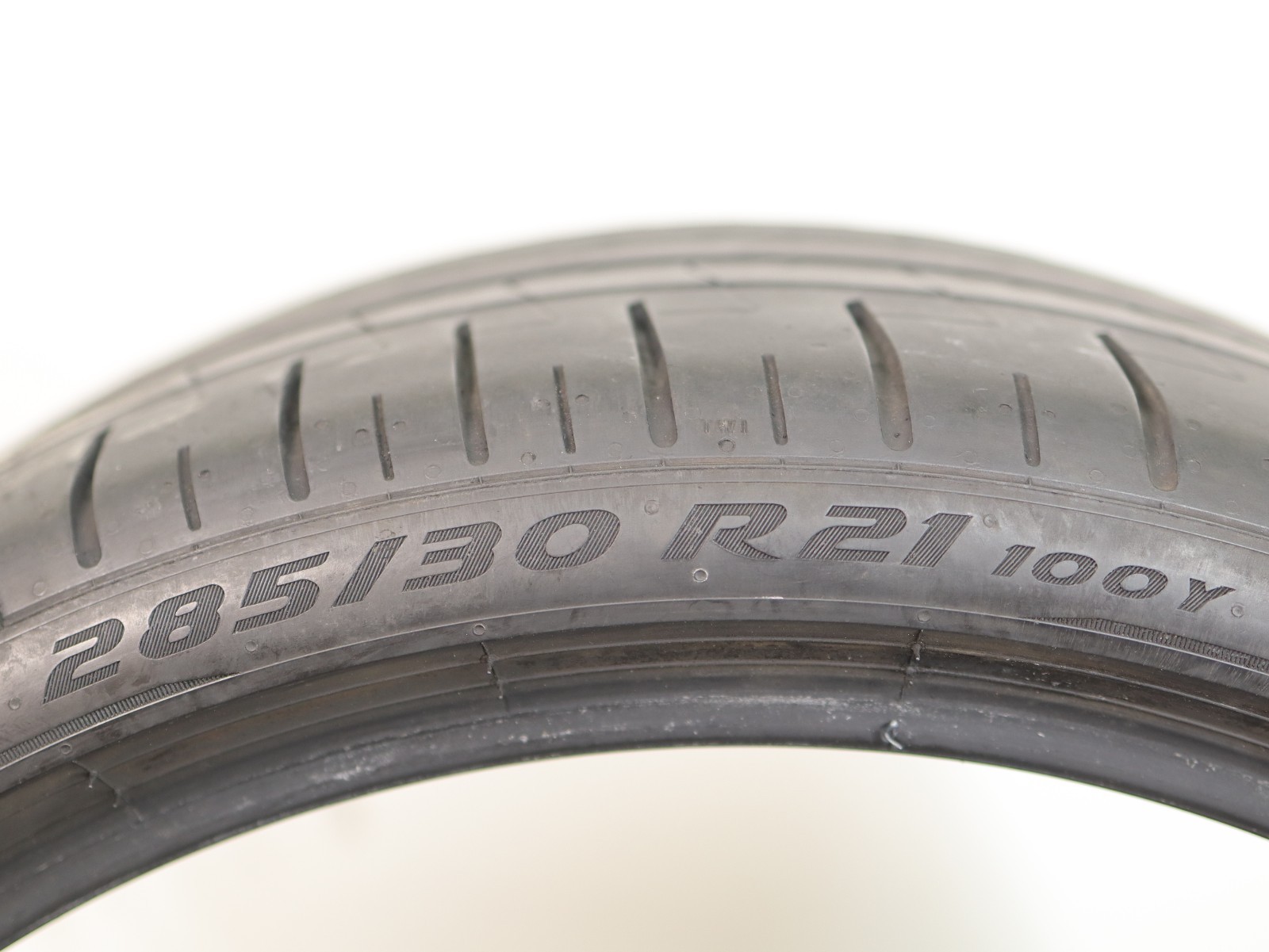 2 285/30R21 Pirelli Pzero PZ4 PNCS MOS 100Y 6-7/32 DOT 4322 3022 1J113