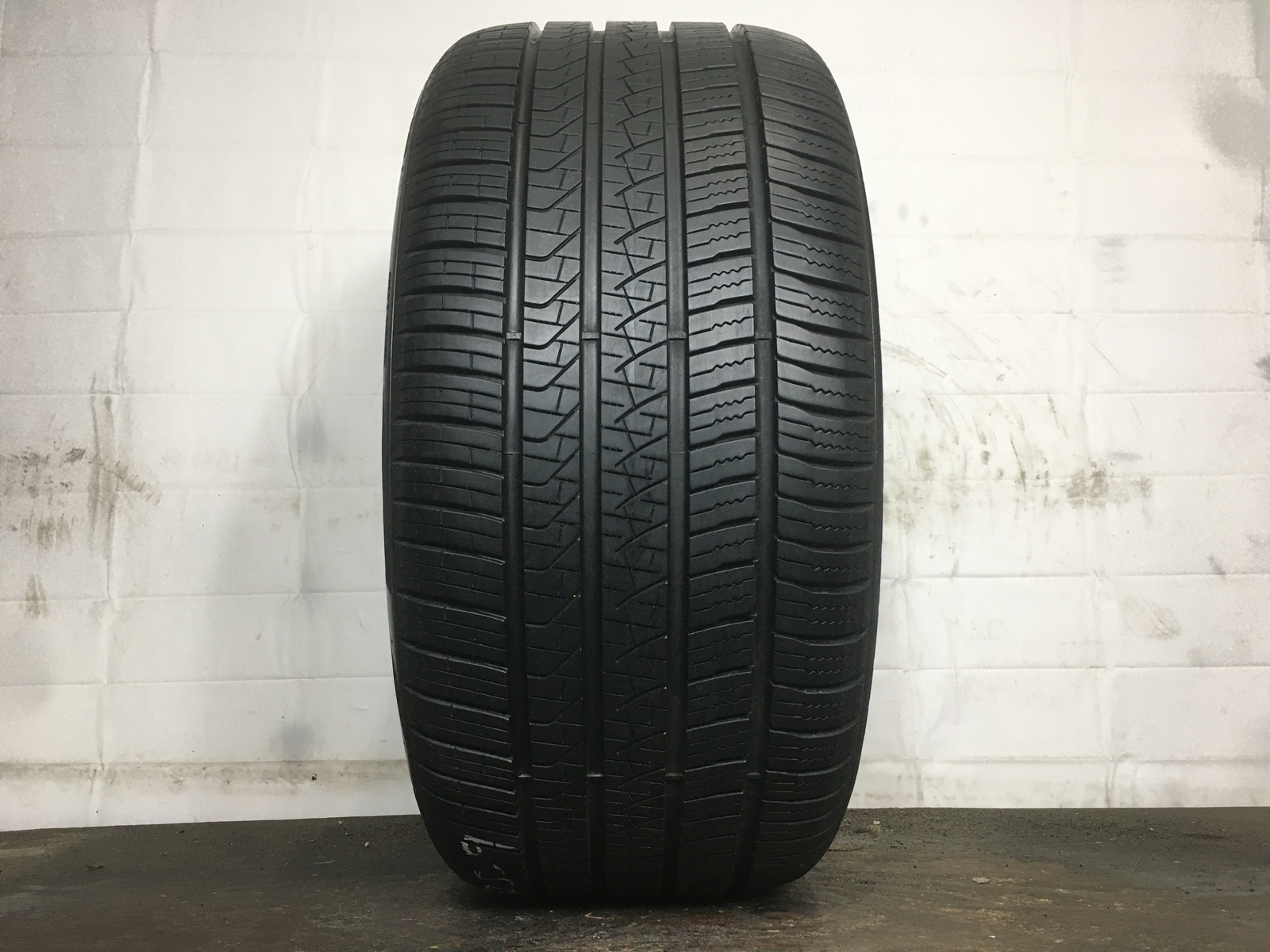 [1] Pirelli Scorpion Zero All Season P315/40R21 315 40 21 Tire 8.25-9.0/32