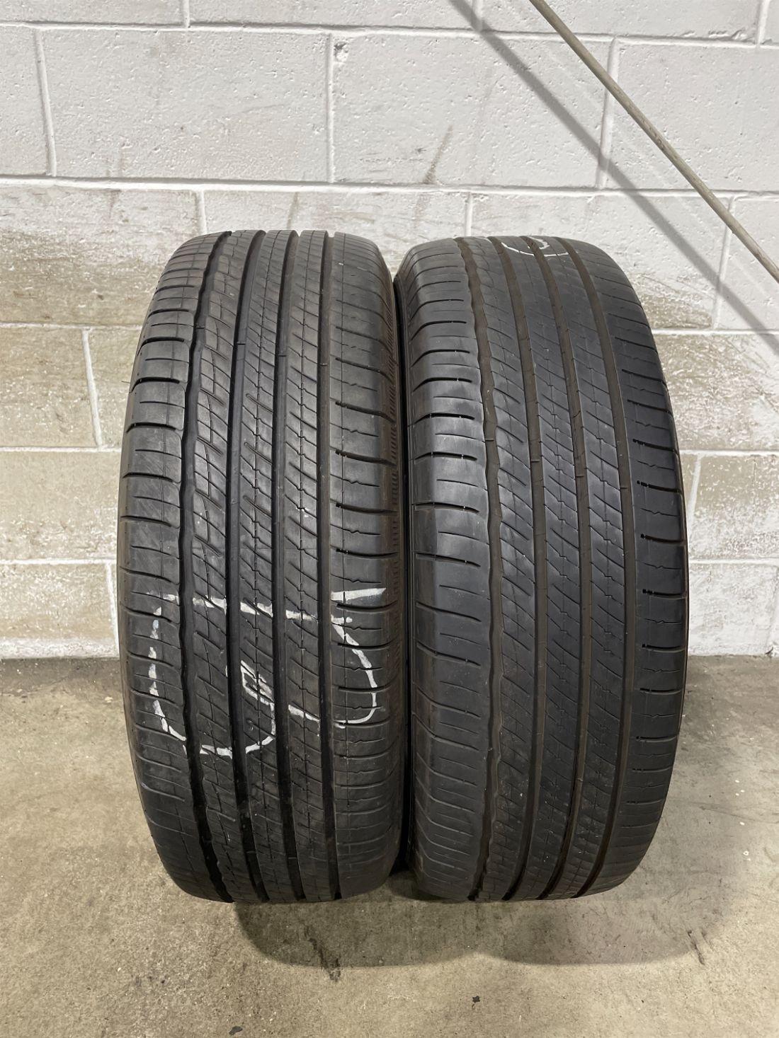 2x P235/55R20 Michelin Primacy Tour A/S 8/32 102 H Used Tires 2355520