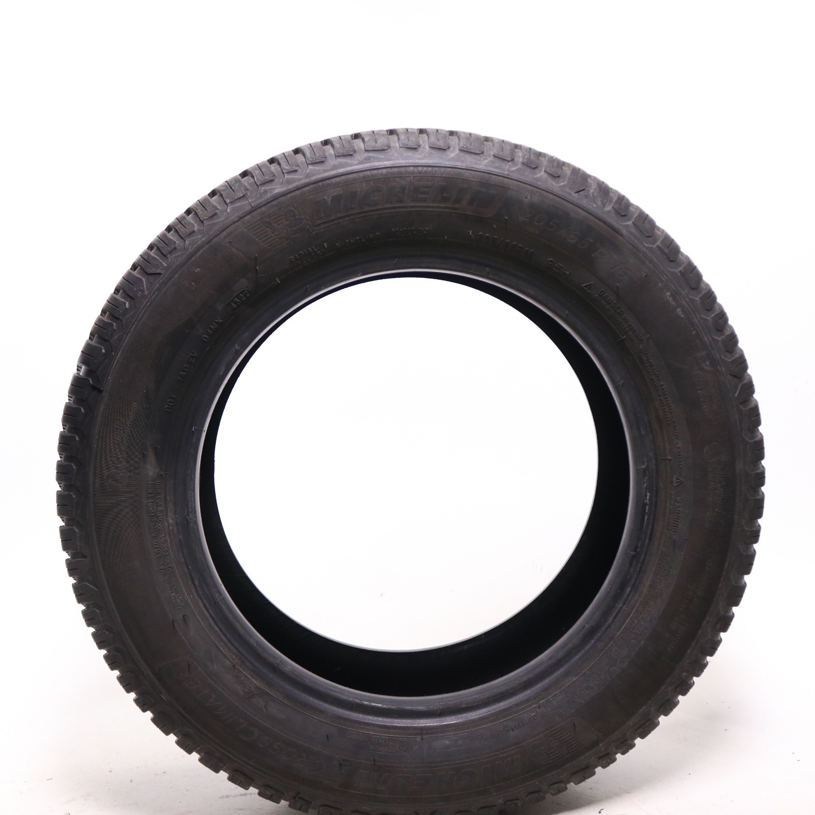 Set of 4 Used 205/65R16 Michelin CrossClimate 2 – 95H – 8-9/32