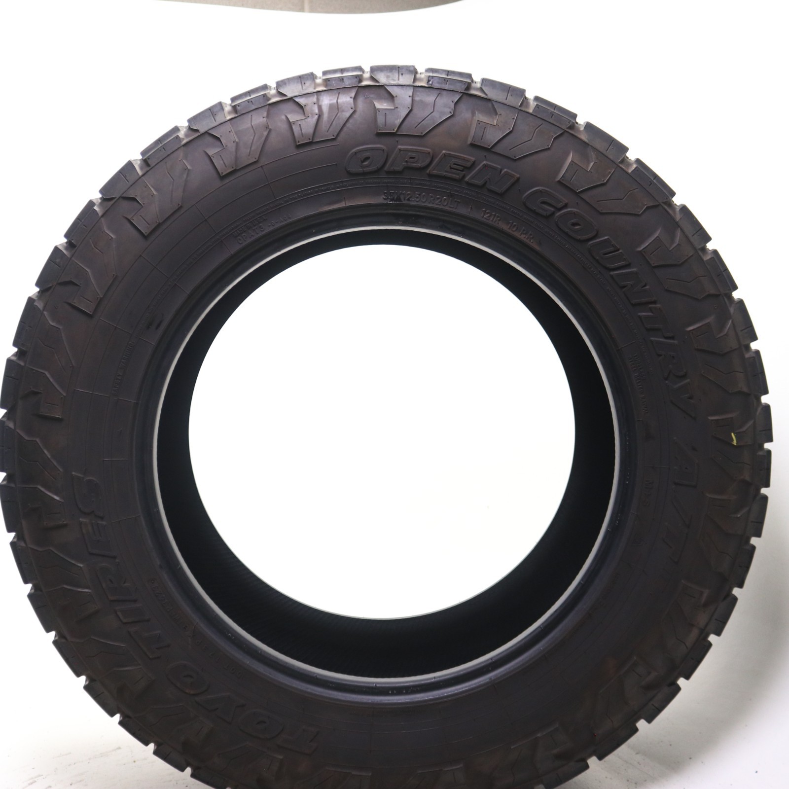 Used LT 35X12.50R20 Toyo Open Country A/T III – 121R – 10/32 No Repairs