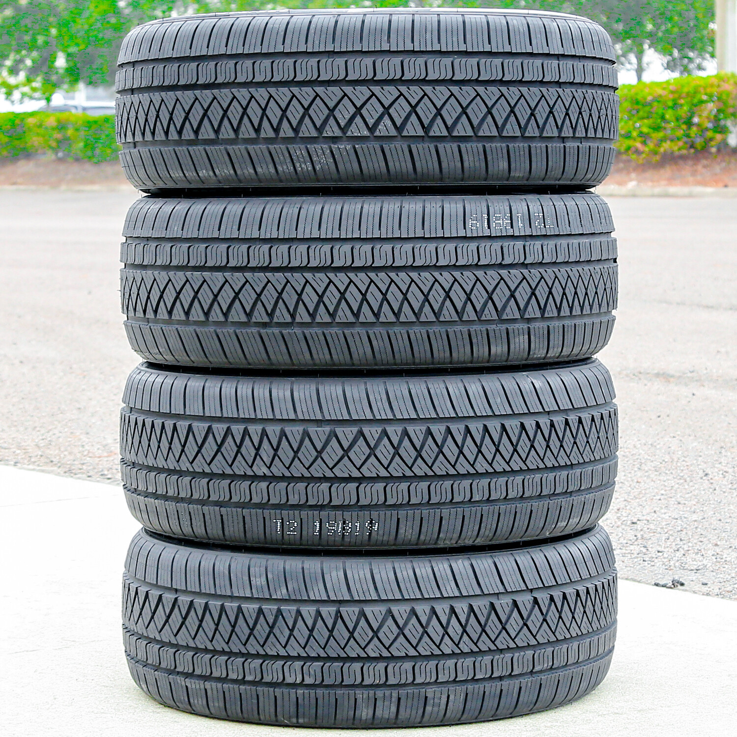 Tire Atturo AZ810 295/40R24 114V XL All Weather Performance
