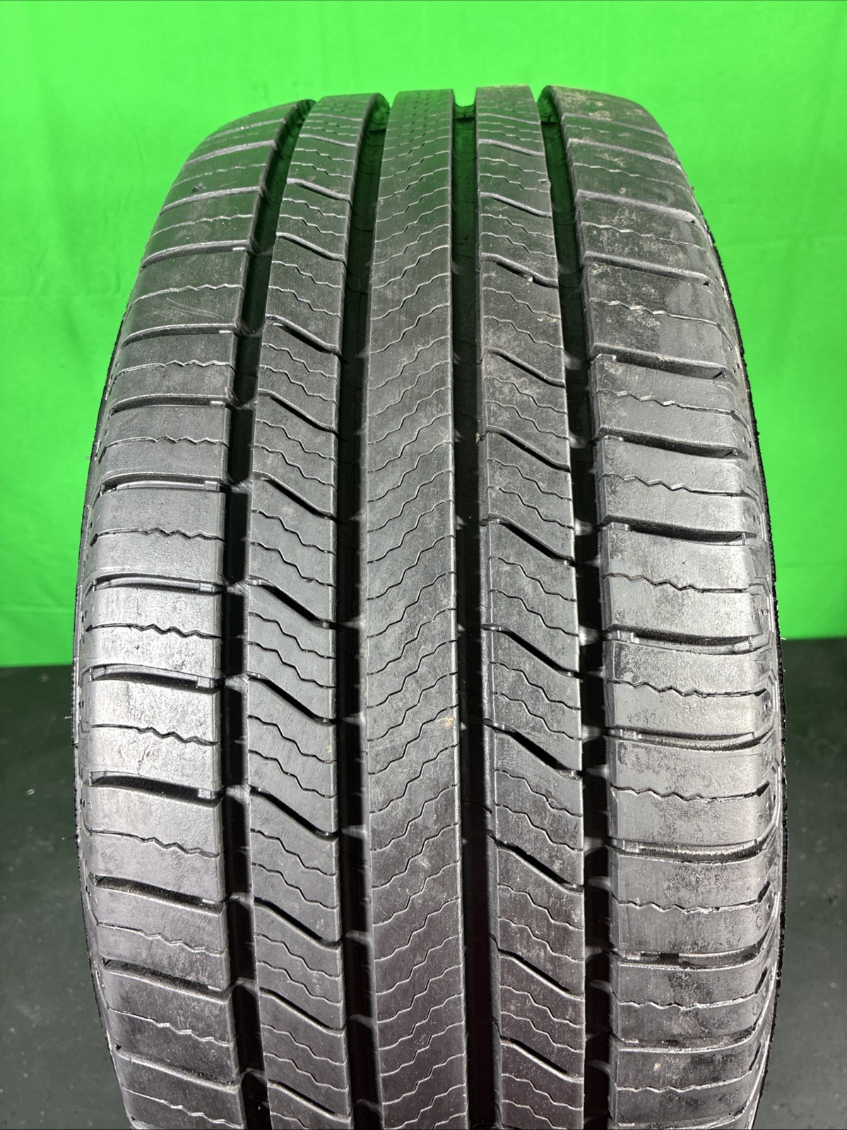 Set,Used-225/55R17 Michelin Defender 2 101H 8/32 Dot 4822*