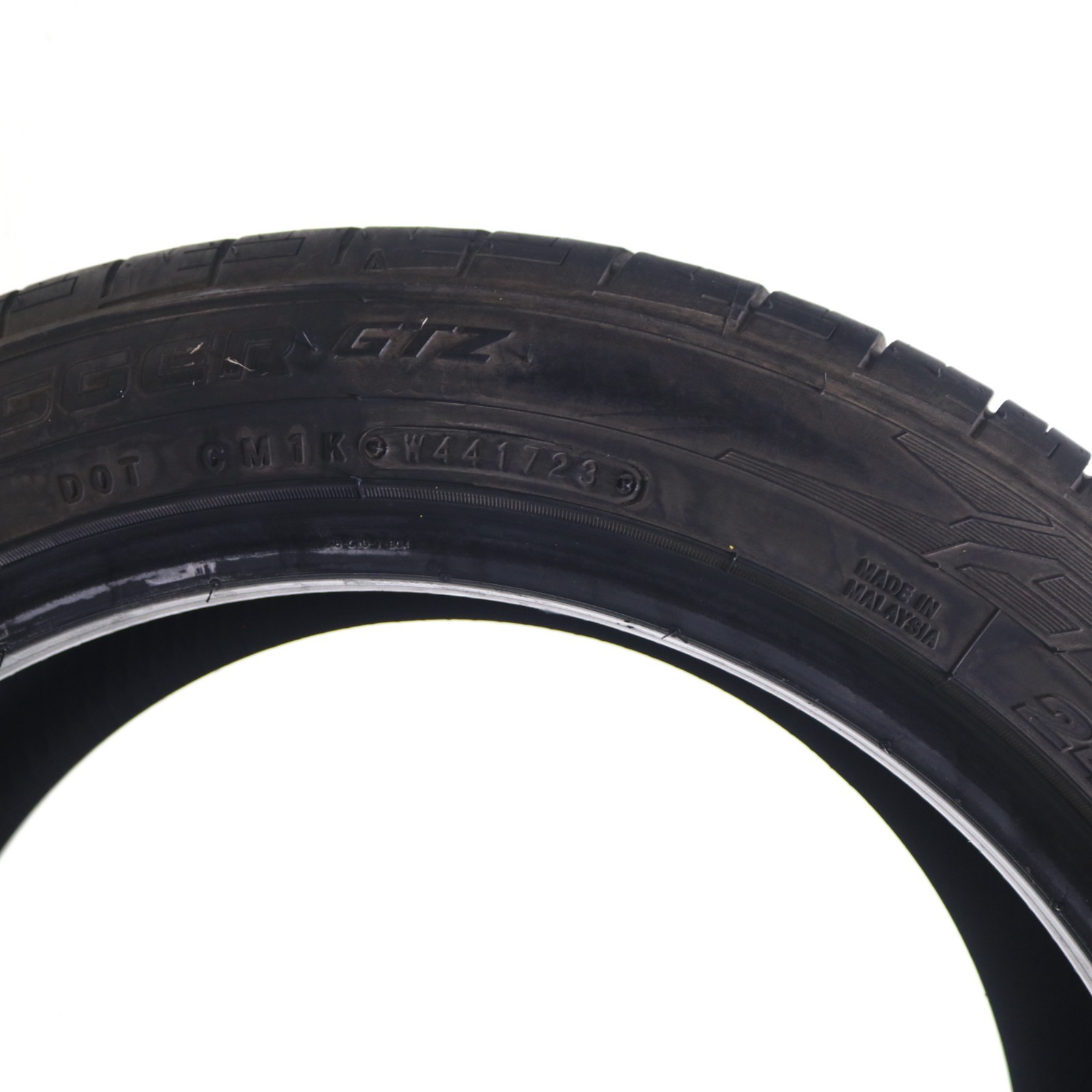 Used 245/45ZR18 Road Hugger GTZ – 100W – 7/32