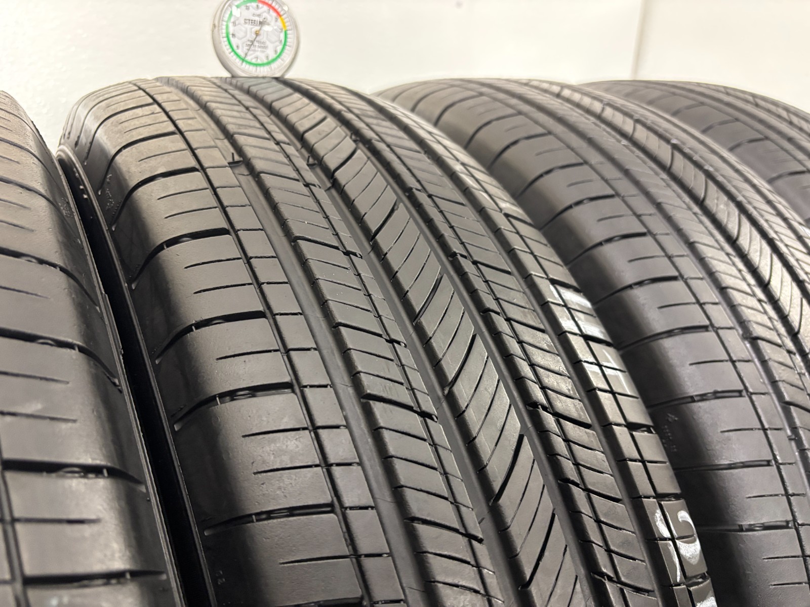 NO SHIPPING ONLY LOCAL PICK UP Set 4 Tires 215 65 17 Michelin Primacy A/S