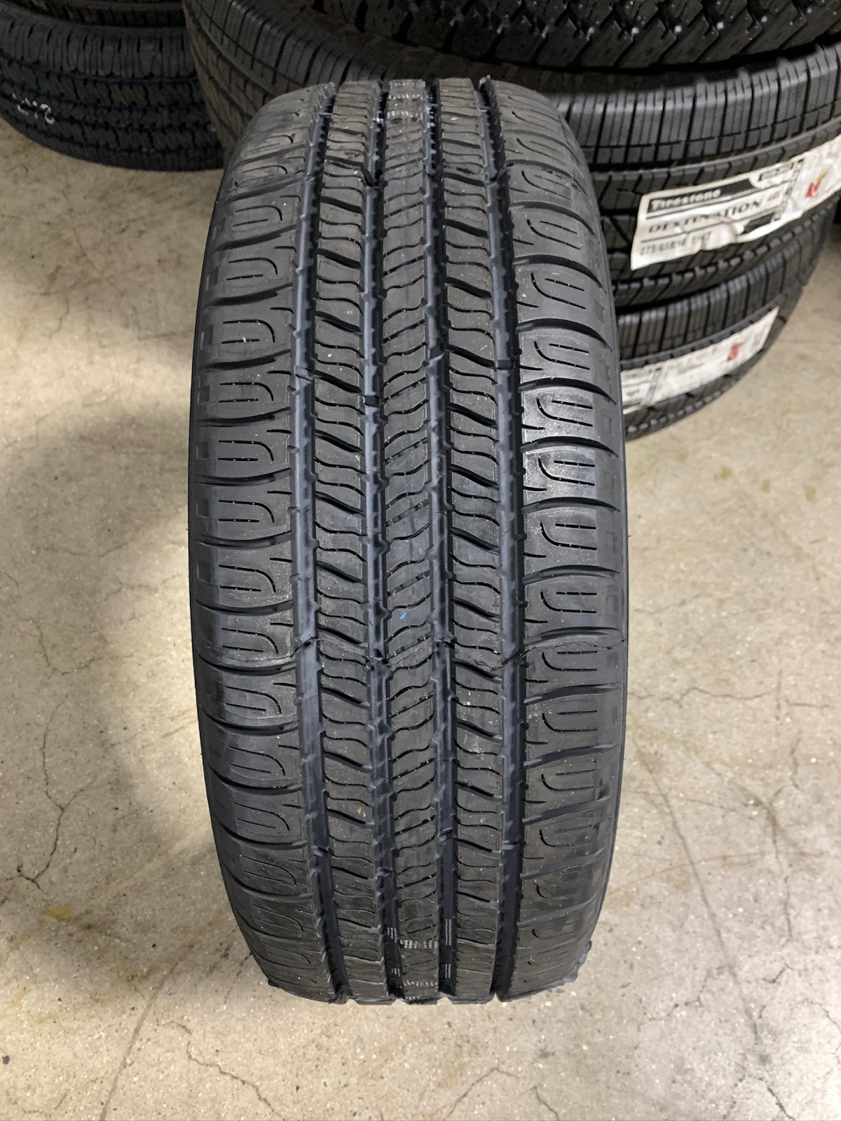 1 New 205 55 16 (91H) Goodyear Assurance All Season Standard Load Tire