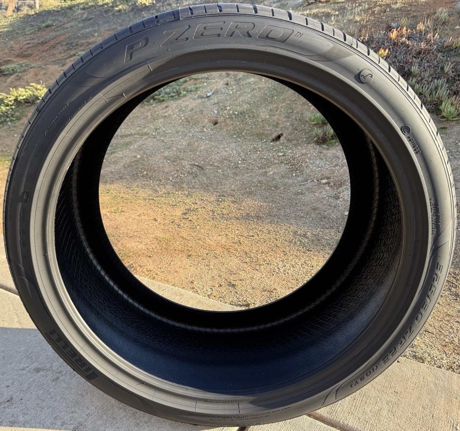 Set of TWO BRAND NEW 325/30ZR23 (109Y) Pirelli P Zero PZ4 Sport L Tires 3253023