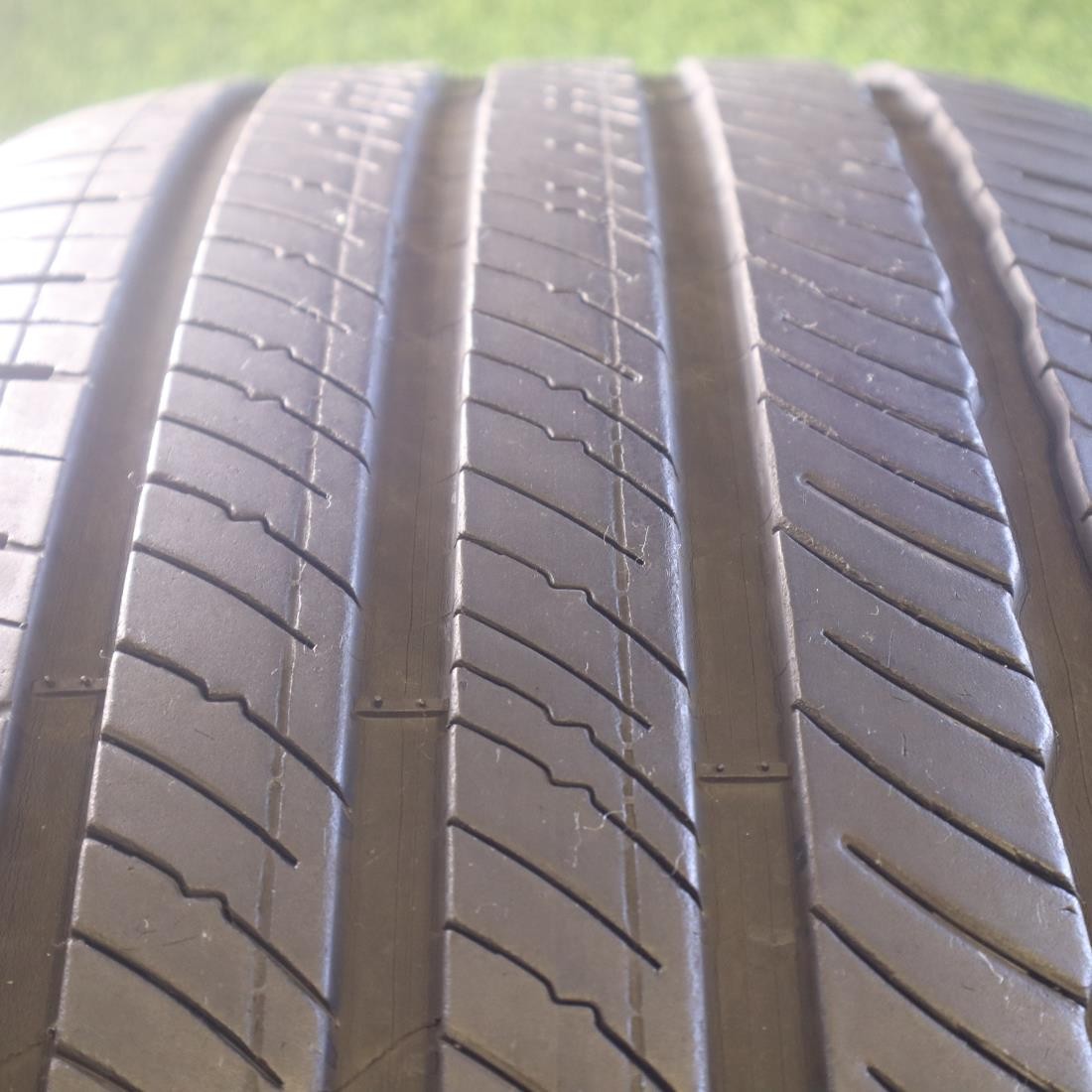 255 50 21 Michelin Primacy Tour A/S 70% Tread 6/32 109H #27325