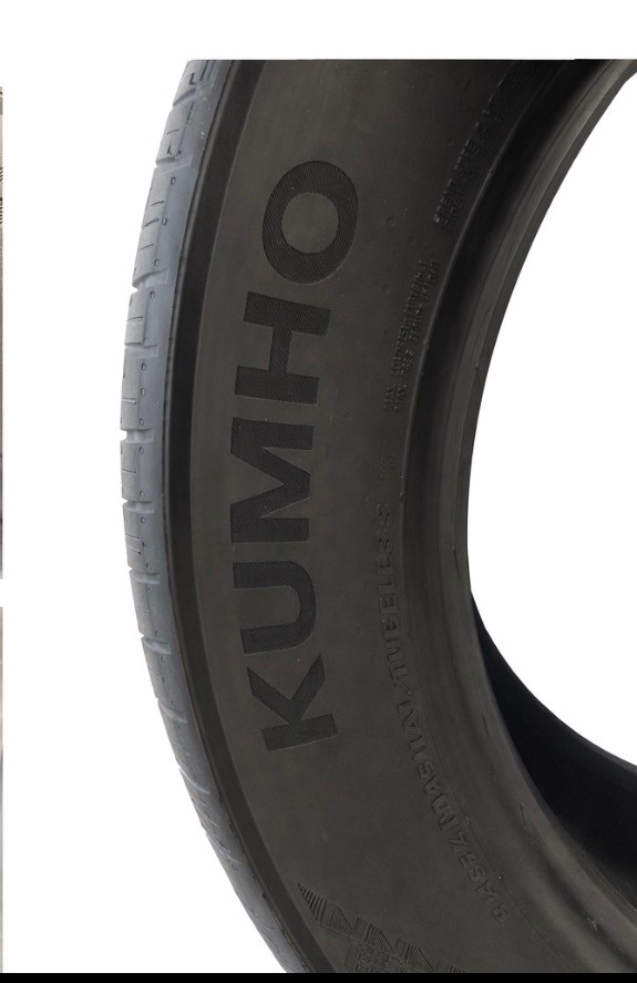New Kumho Crugen HP71 235/55R19 All-Season SUV Crossover Tire