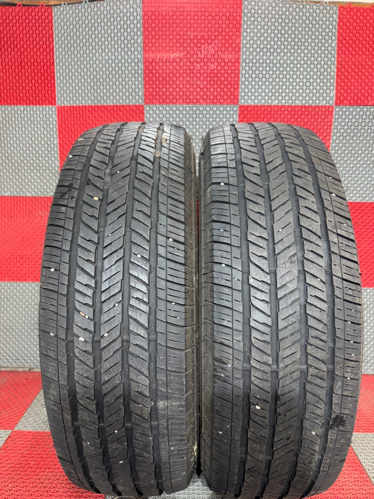2x Used 255/70 R18 Bridgestone Dueler H/T Tires 7-8/32 Tread 255/70/18