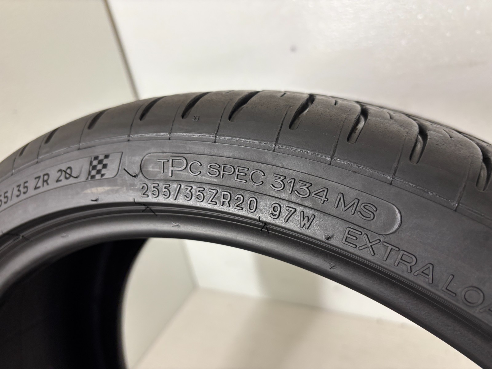 NO SHIPPING ONLY LOCAL PICK UP 1 Tire 255 35 20 Michelin Pilot Sport A/S ZP RFT