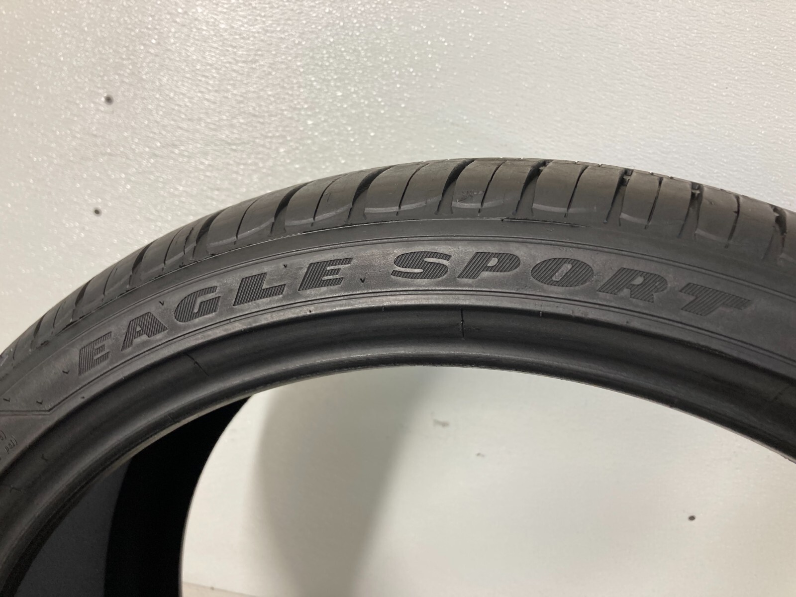 1 Tire 265 35 21 Goodyear Eagle Sport A/S Tesla (7.0-7.8/32 Tread) 101V