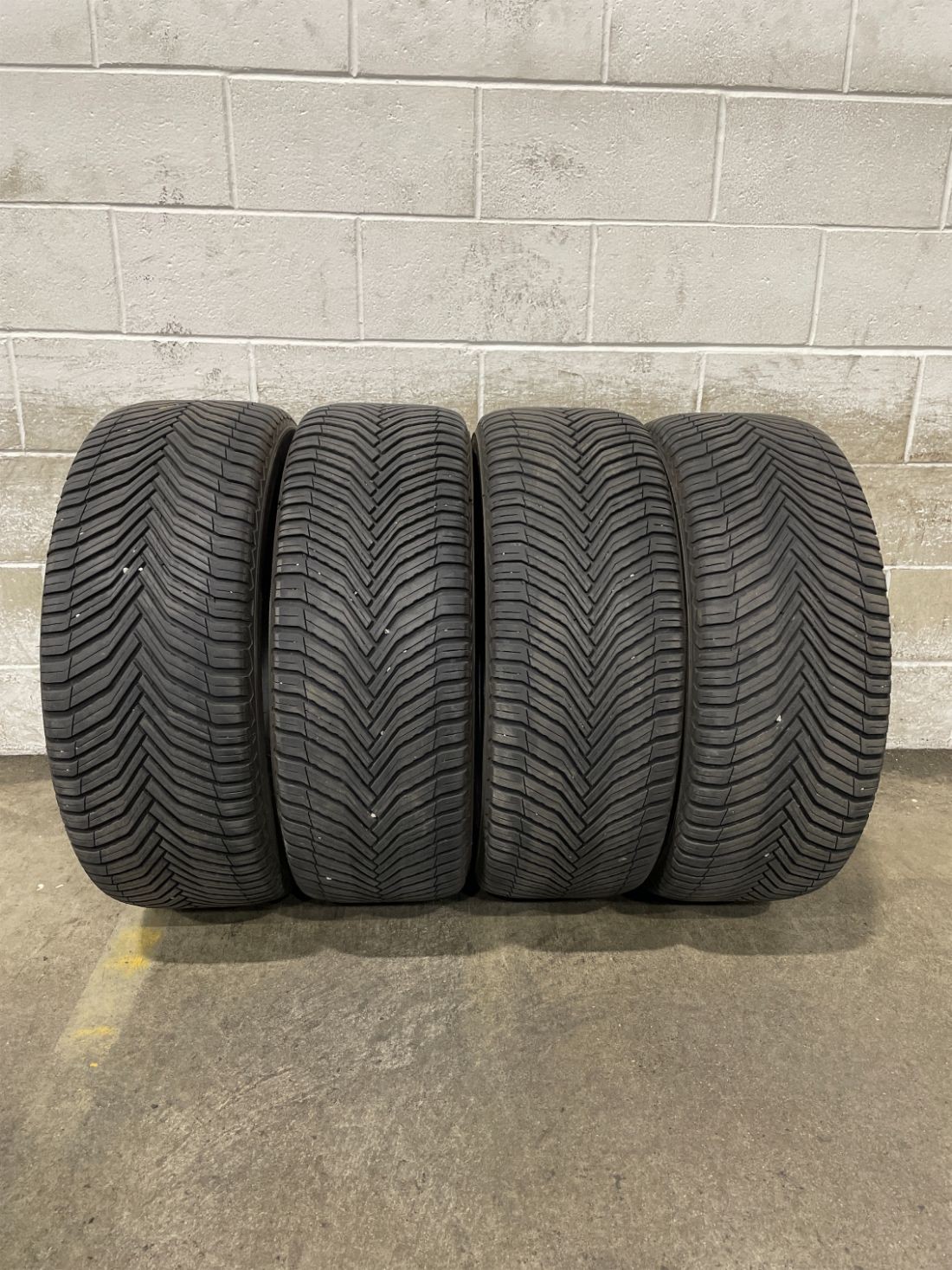 4x P245/50R20 Michelin Cross Climate2 A/W 8/32 102 V Used Tires 2455020