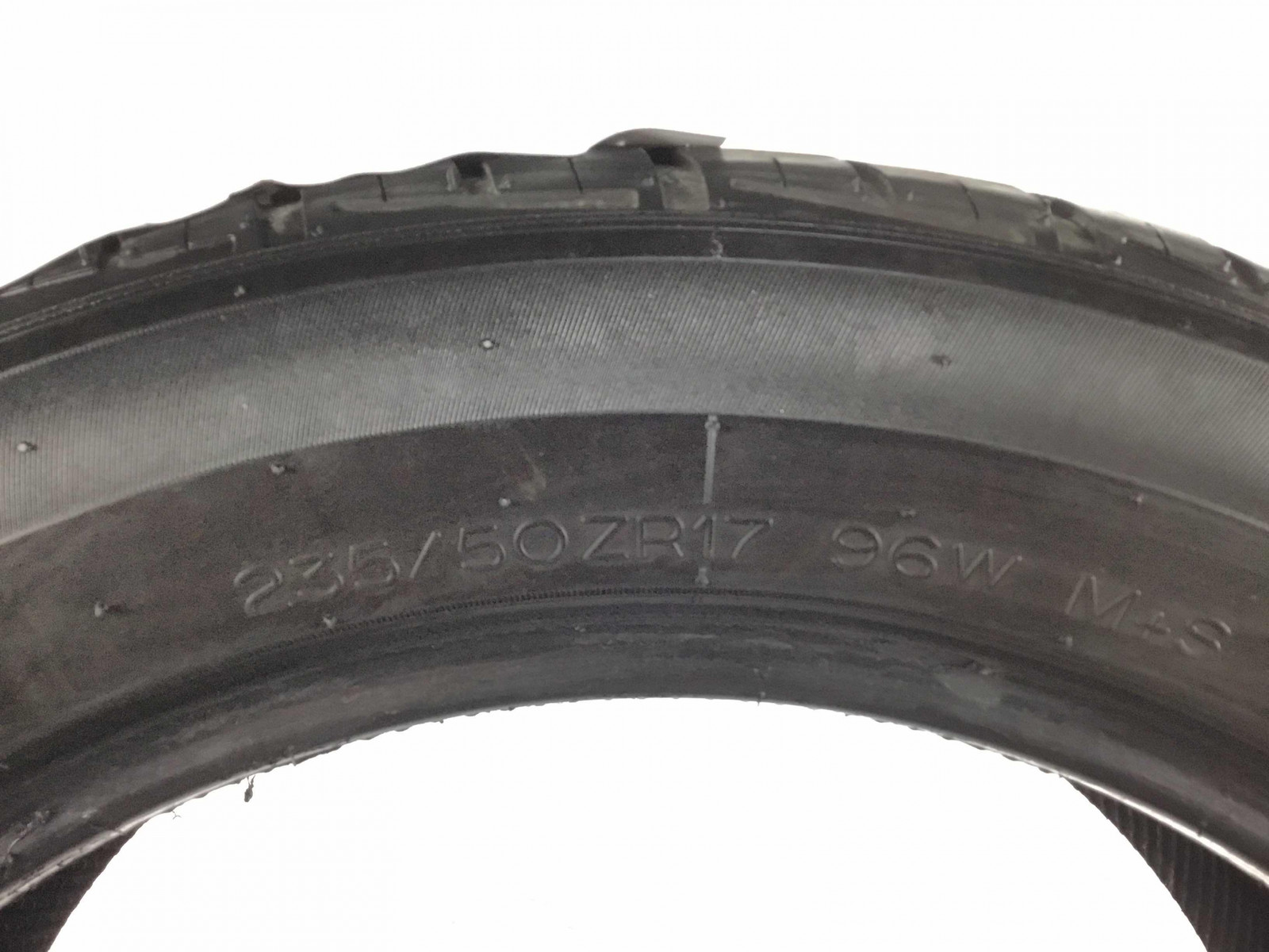 P235/50R17 Uniroyal TigerPaw GTZ All Season 2 96 W Used 6/32nds