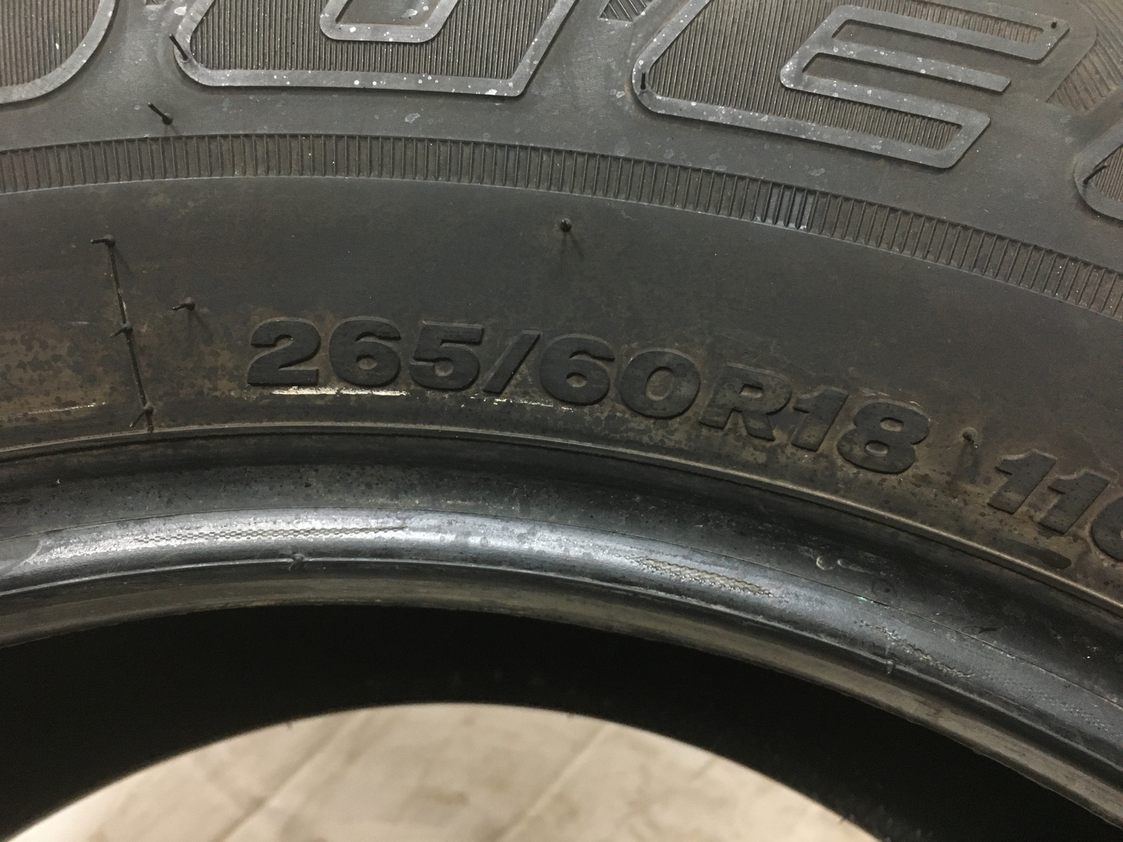[1] Bridgestone Dueler LX P265/60R18 265 60 18 Tire 9.5-9.75/32